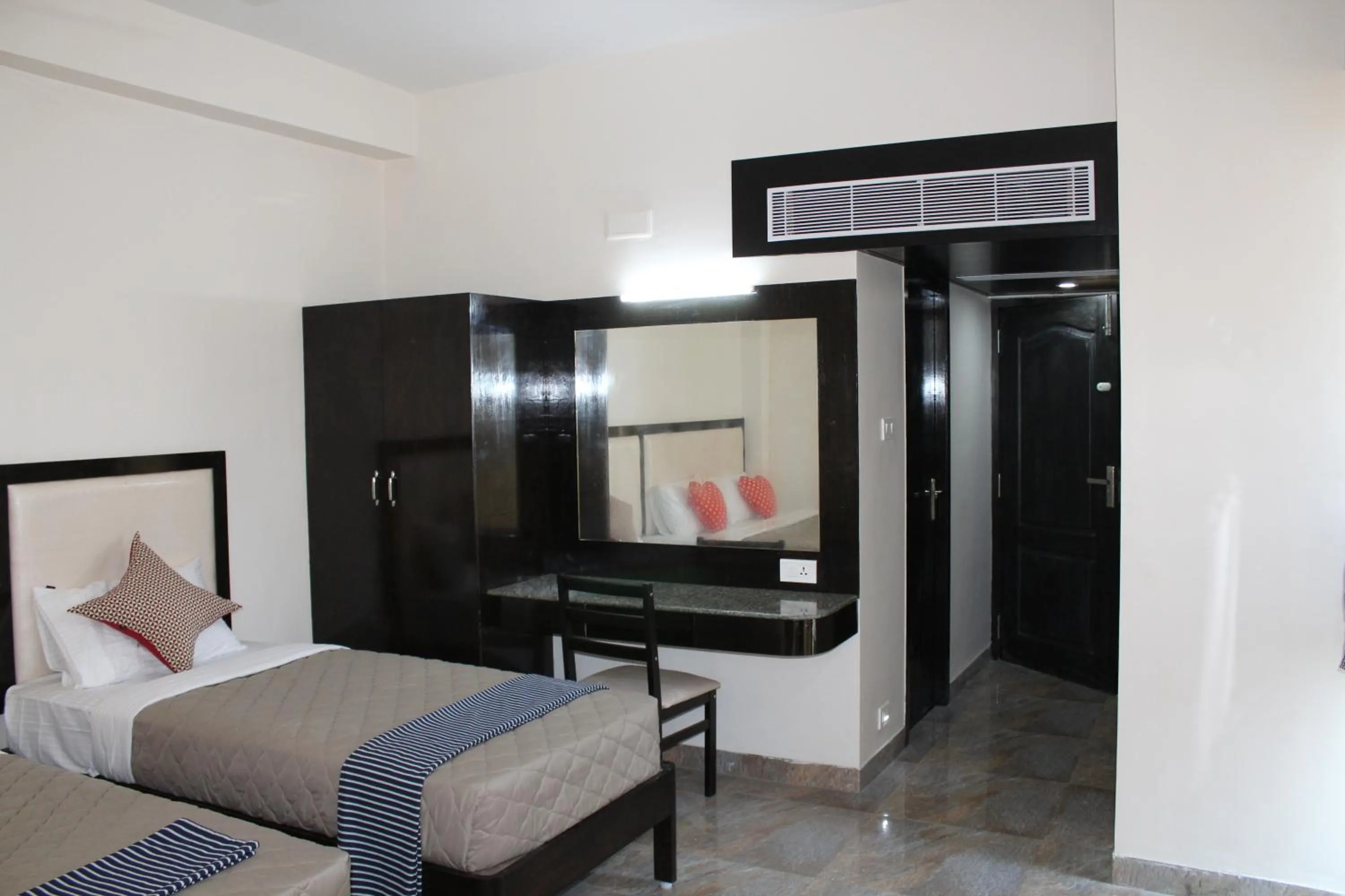 Photo of the whole room, Bed in Hotel Jaidharshini Palace