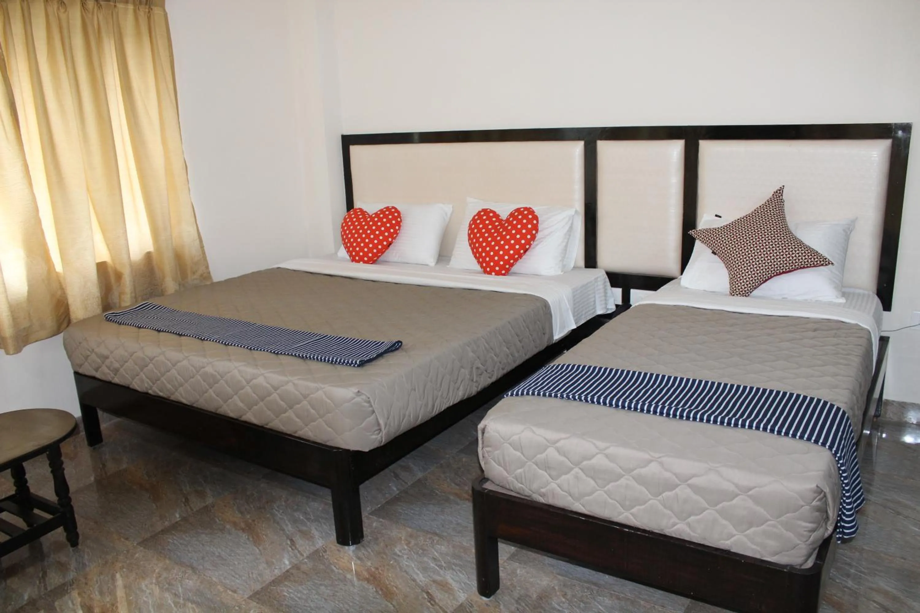 Photo of the whole room, Bed in Hotel Jaidharshini Palace