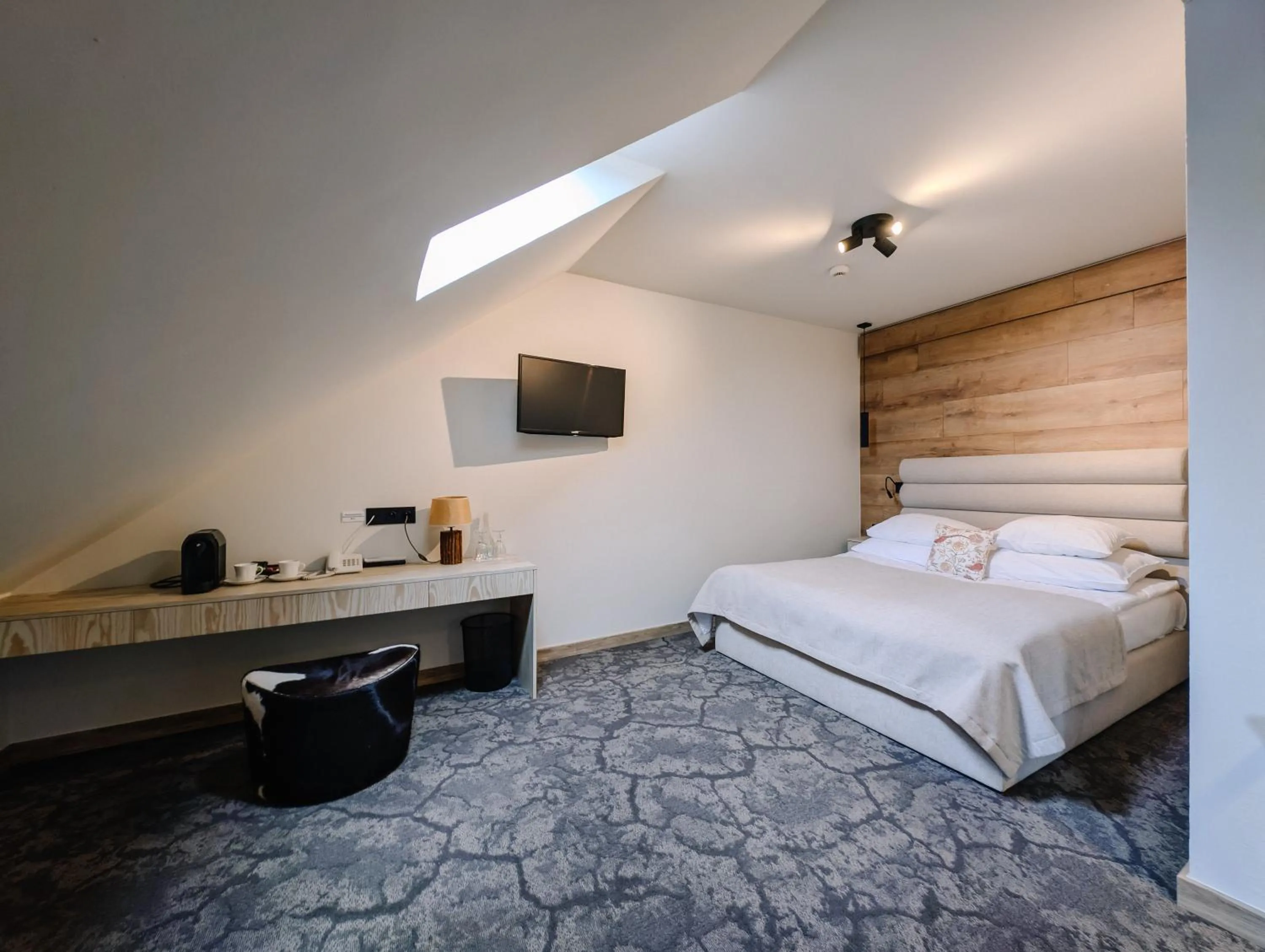 Bed in Karczma Rzym Bydgoszcz S5