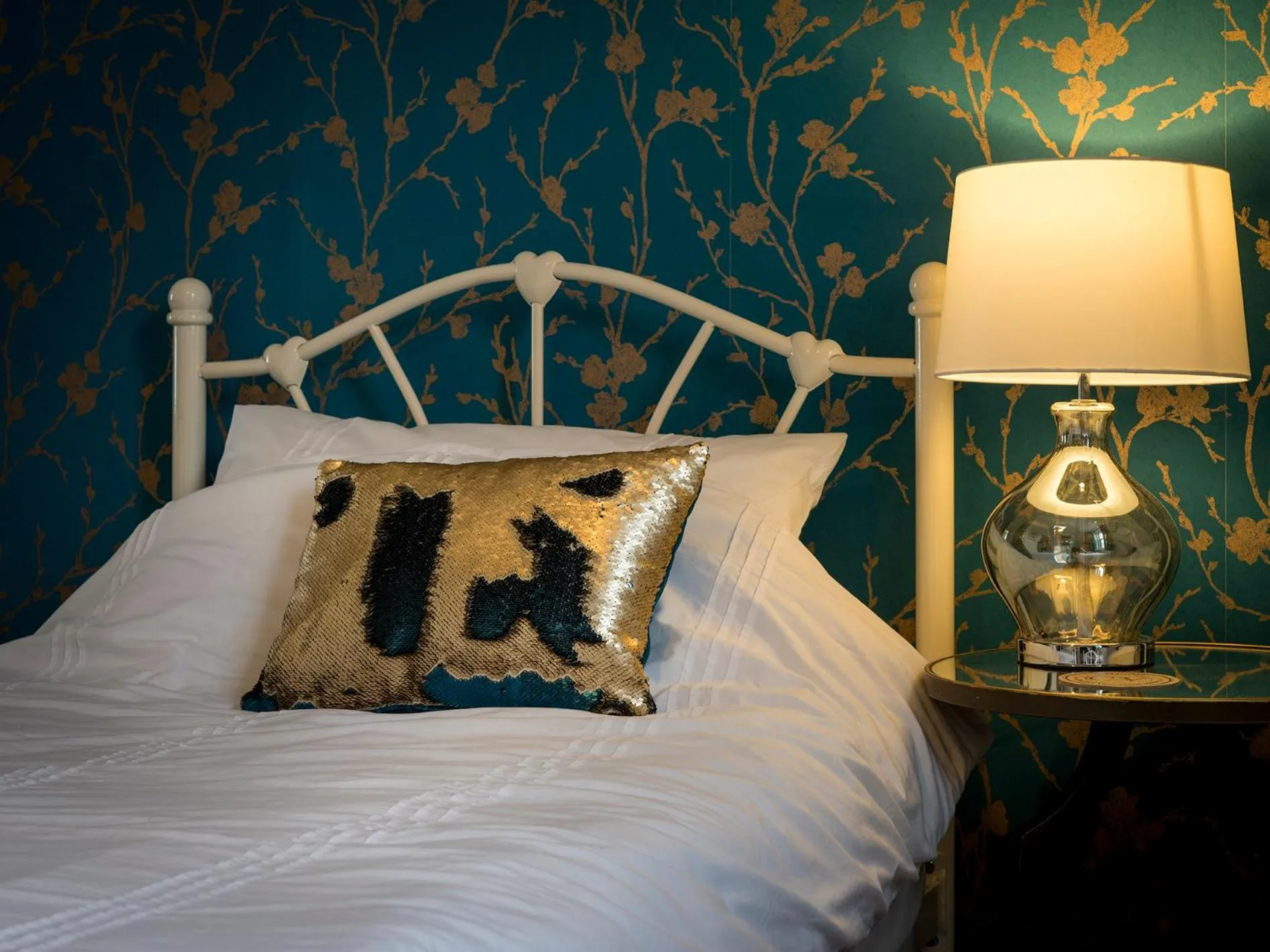 Bedroom, Bed in Channel View Guest House