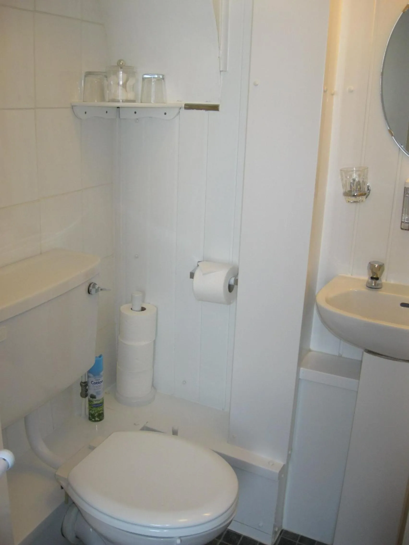 Toilet in Channel View Guest House