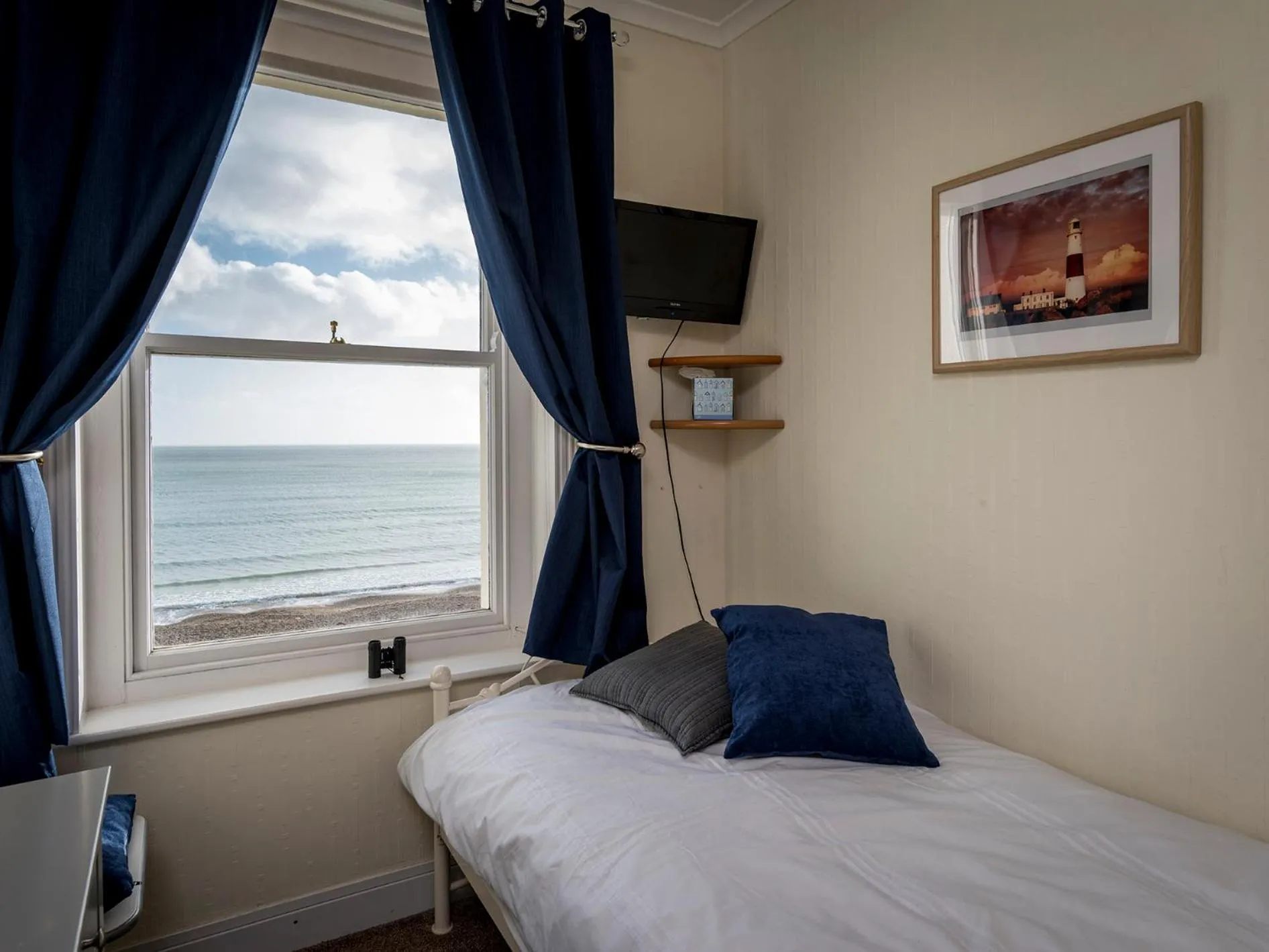 Sea view, Bed in Channel View Guest House