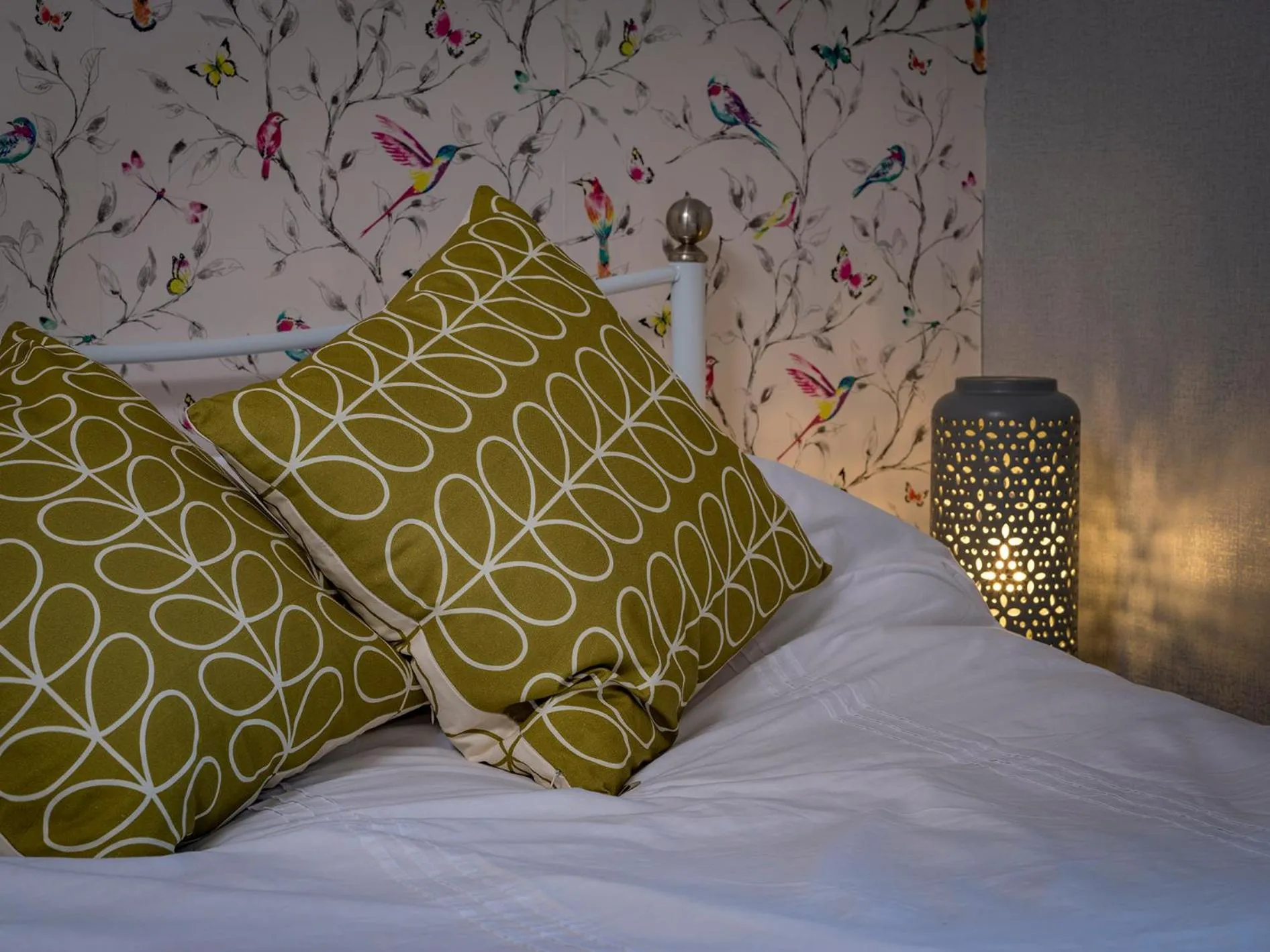 Bedroom, Bed in Channel View Guest House