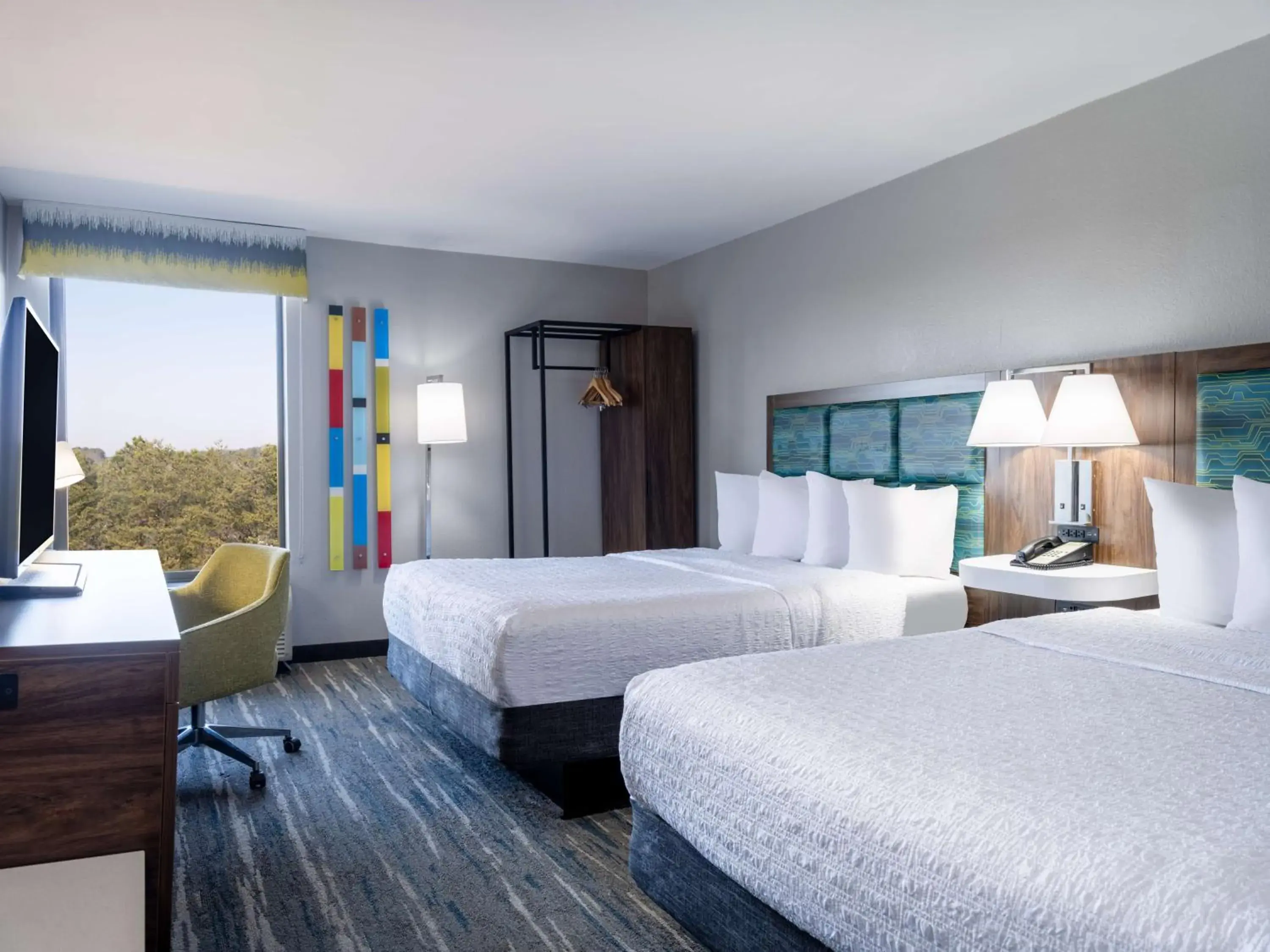 Bed in Hampton Inn Atlanta-Peachtree Corners/Norcross Bed in Hampton Inn Atlanta-Peachtree Corners/Norcross