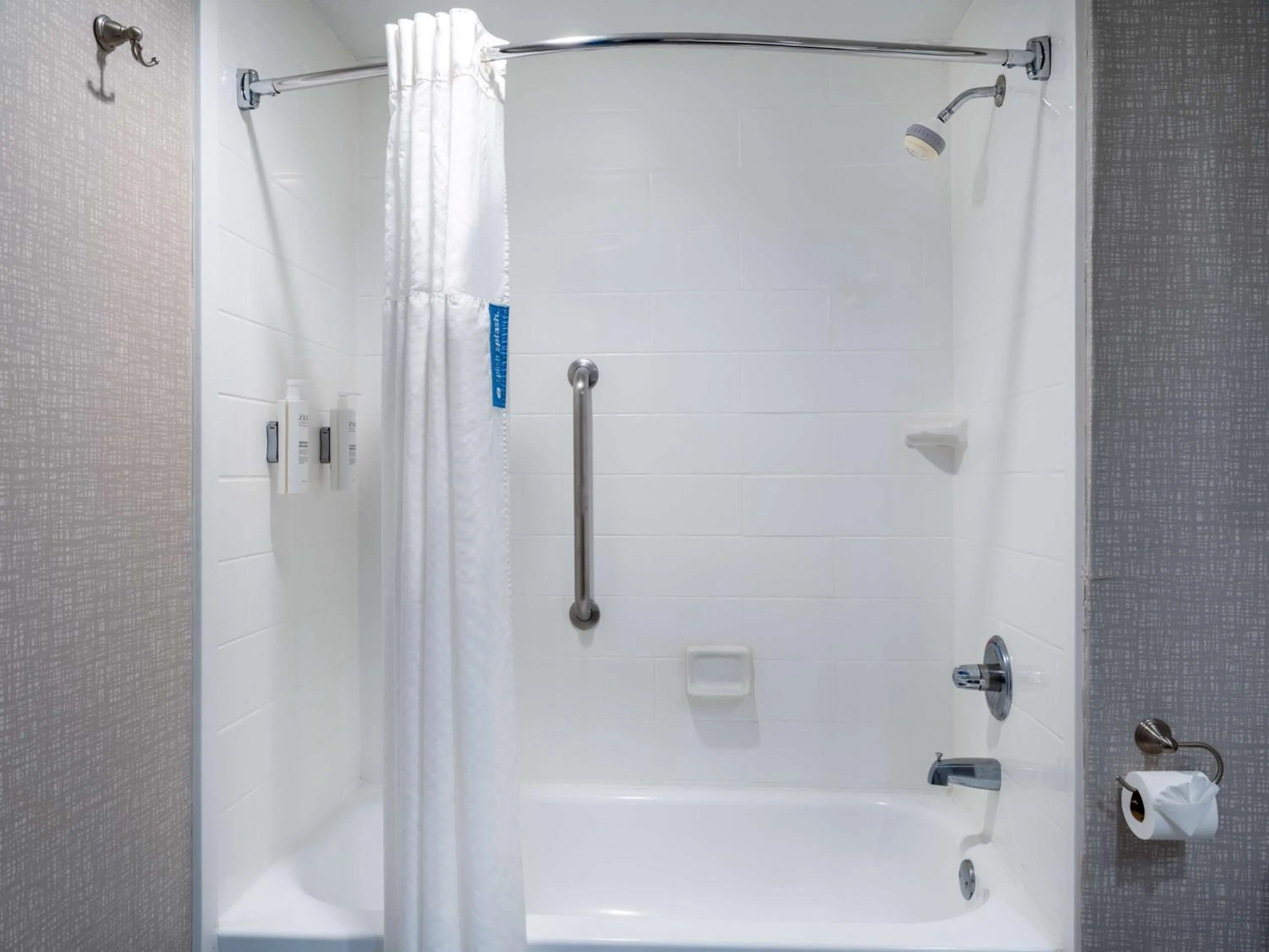 Bathroom in Hampton Inn Atlanta-Peachtree Corners/Norcross