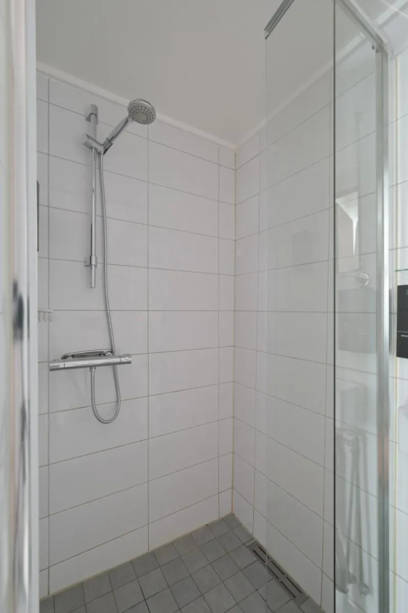 Bathroom in Rygerfjord Hotel & Hostel