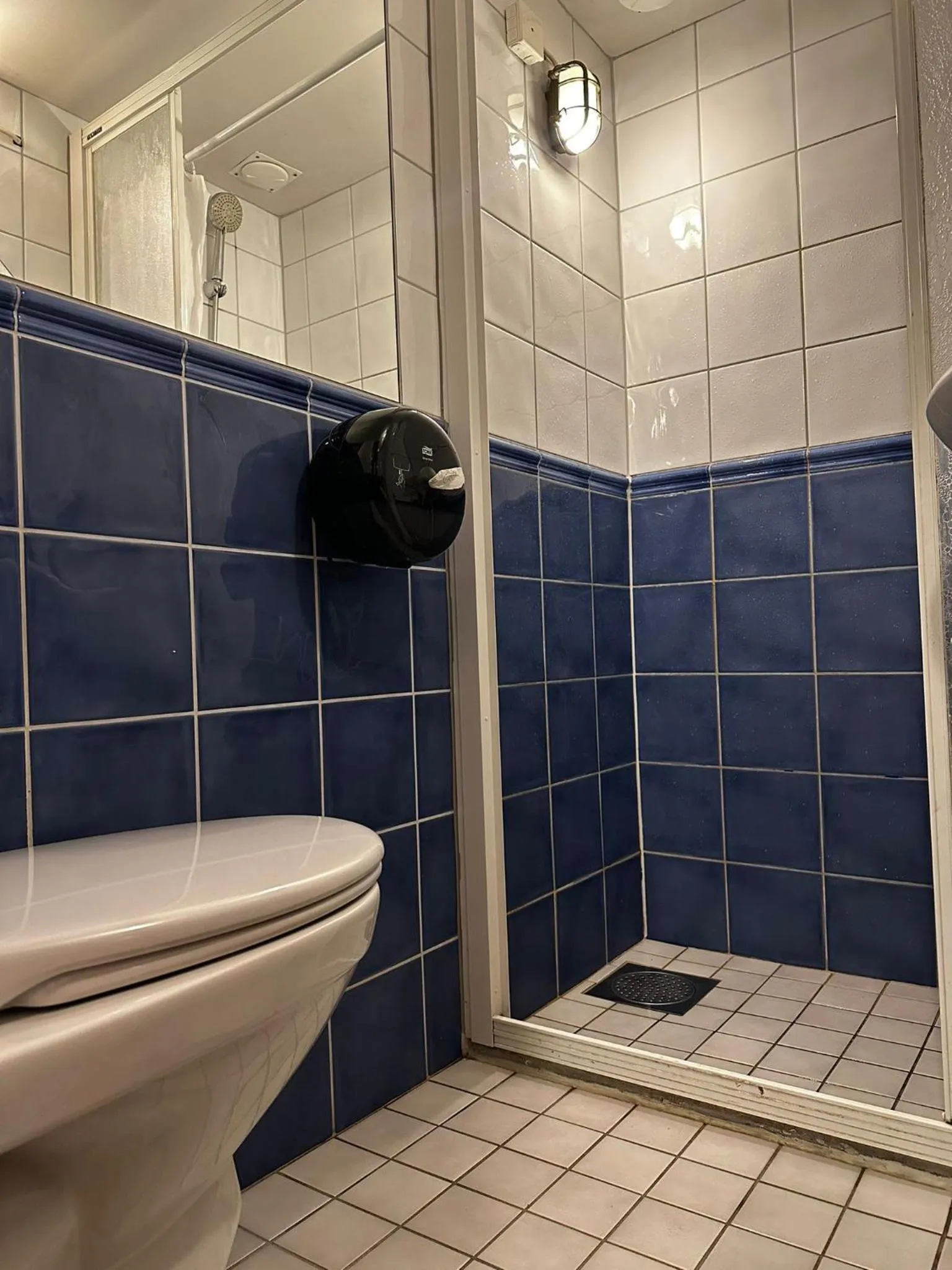 Bathroom in Rygerfjord Hotel & Hostel