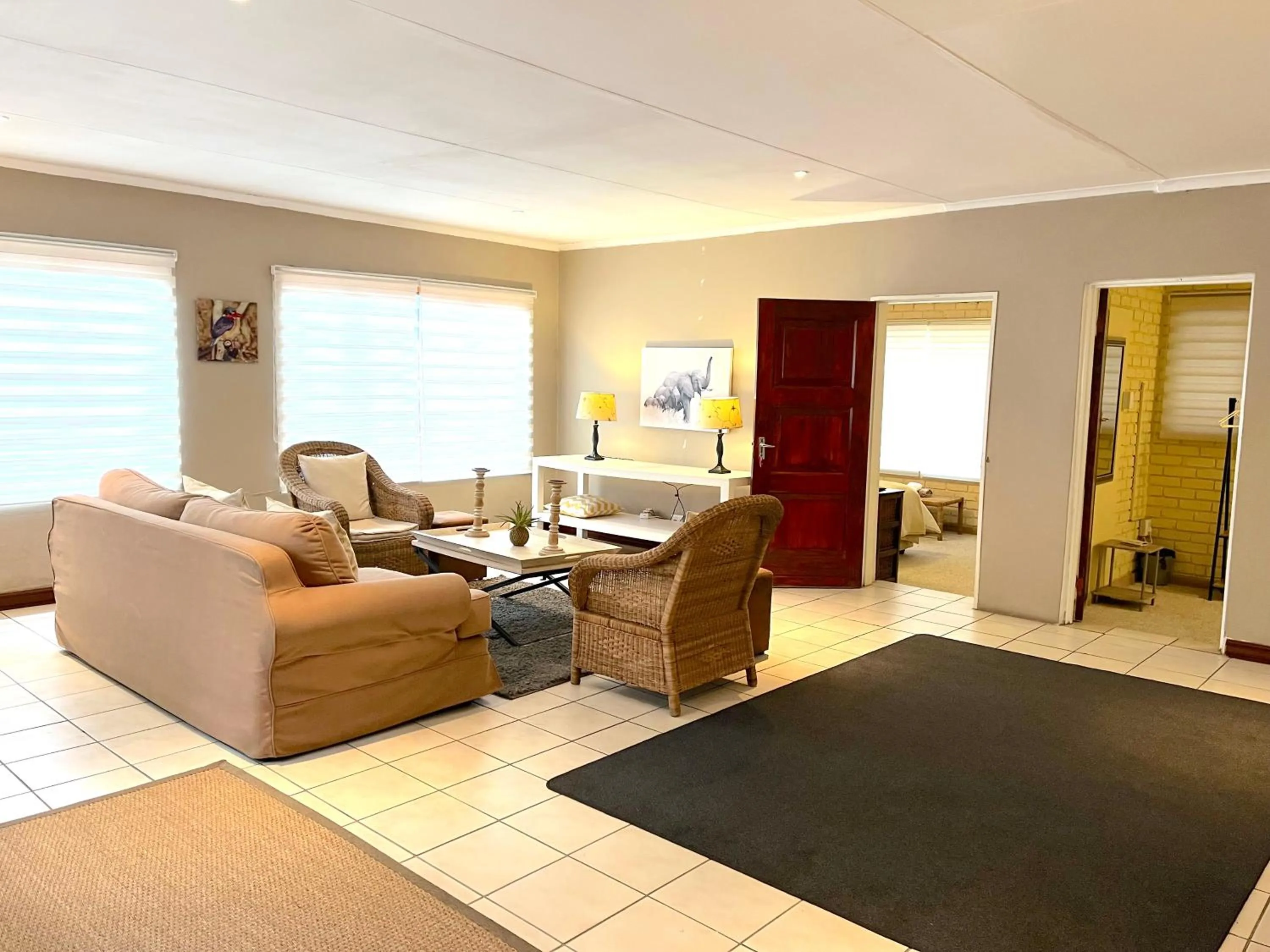 Safari Club Guest Lodge OR Tambo International Airport