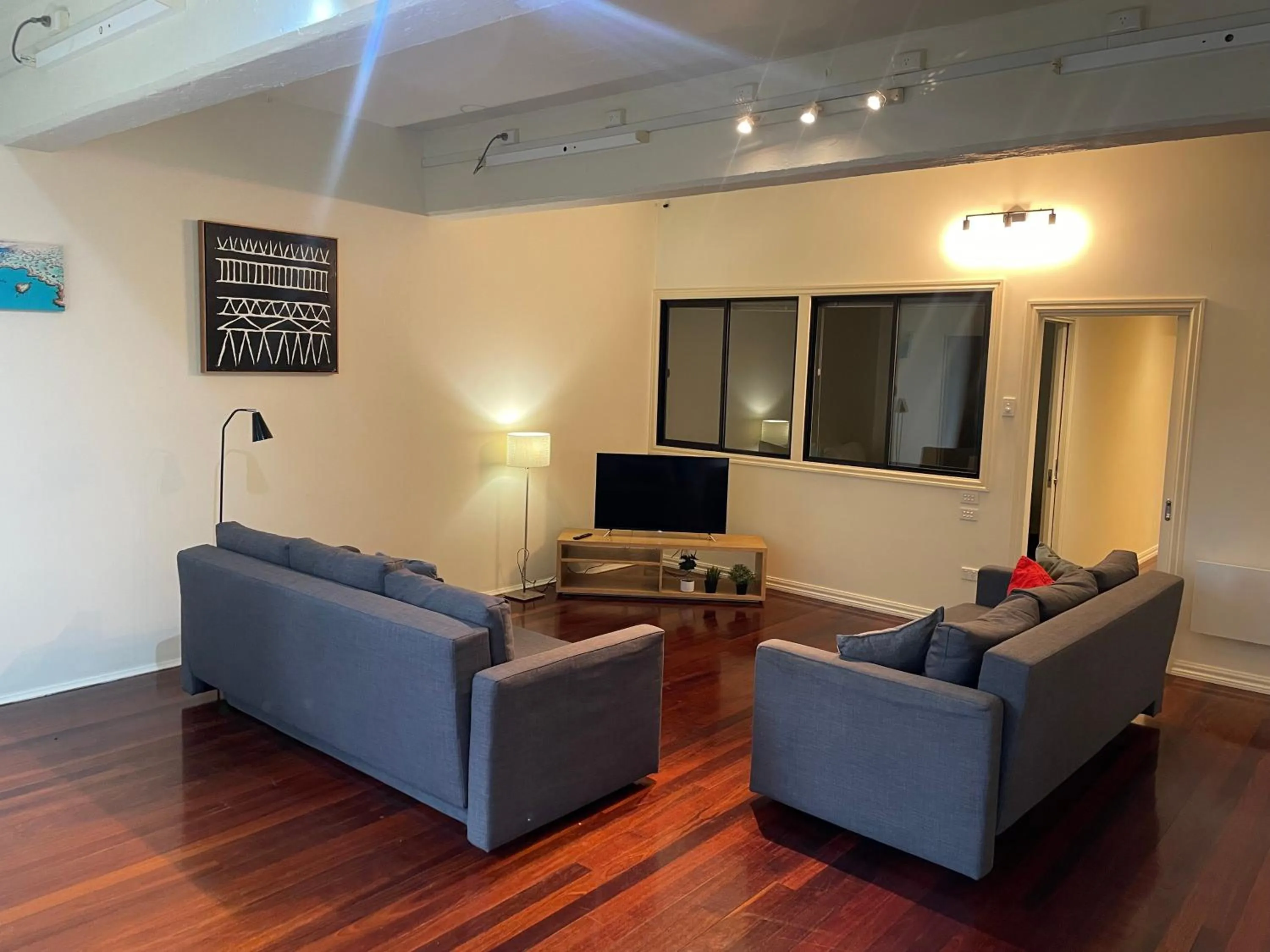 TV and multimedia in ReadySet Apartments on King