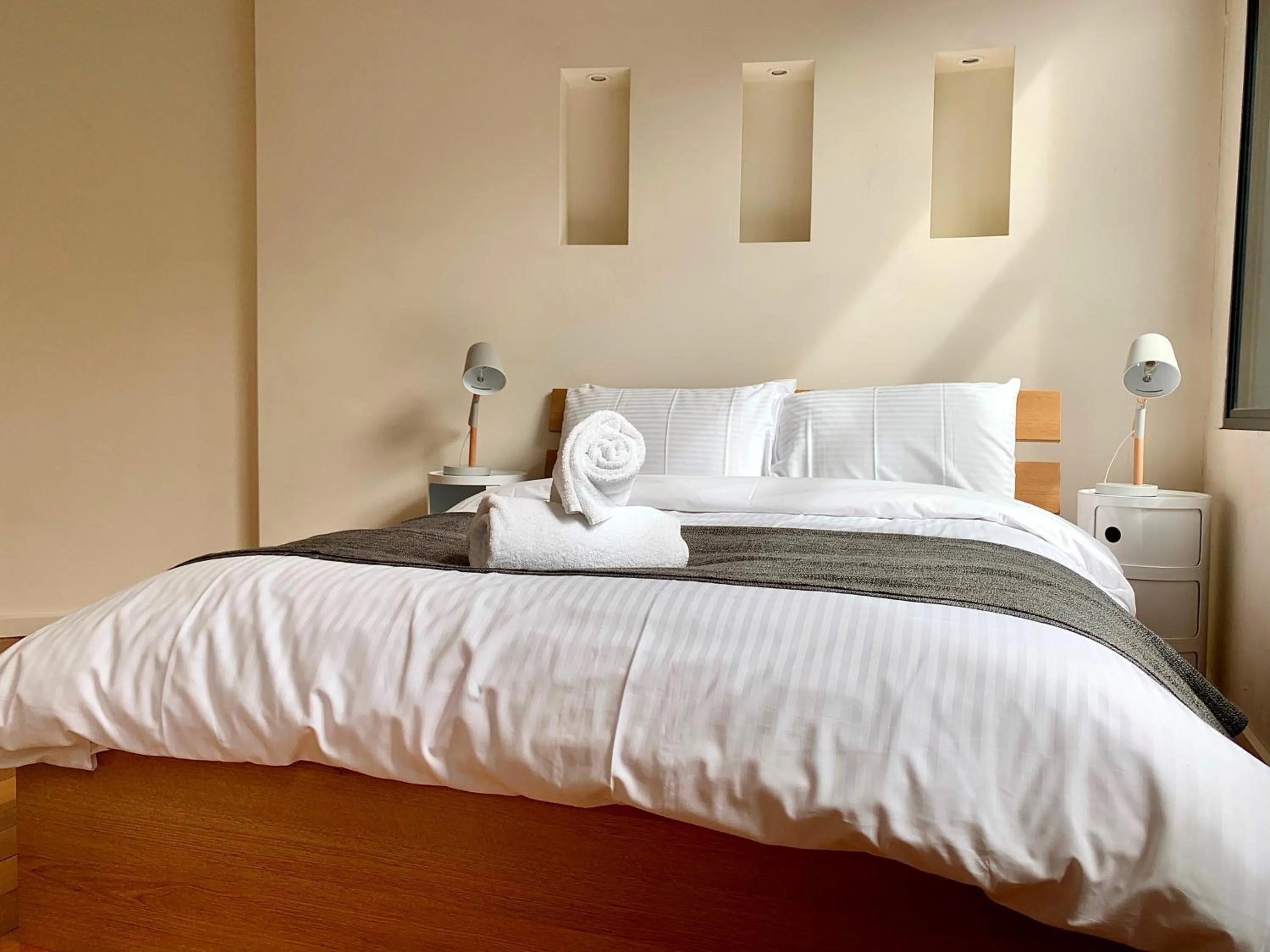 Bedroom, Bed in ReadySet Apartments on King