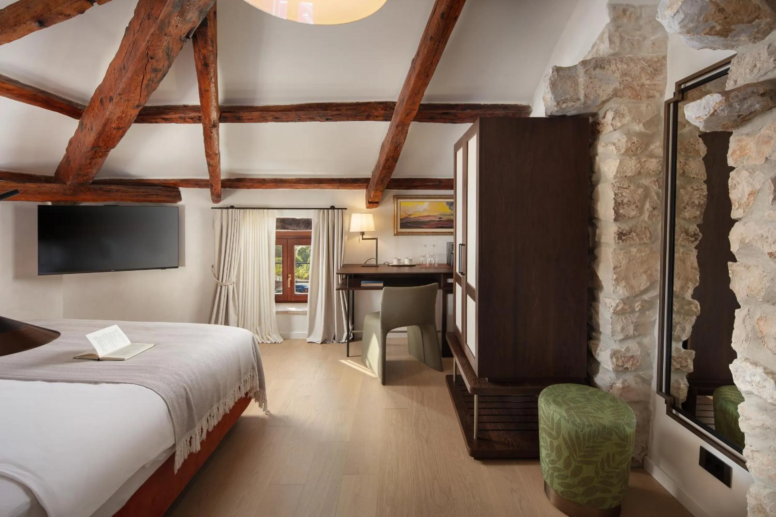 Communal lounge/ TV room, Bed in Boutique Hotel San Rocco