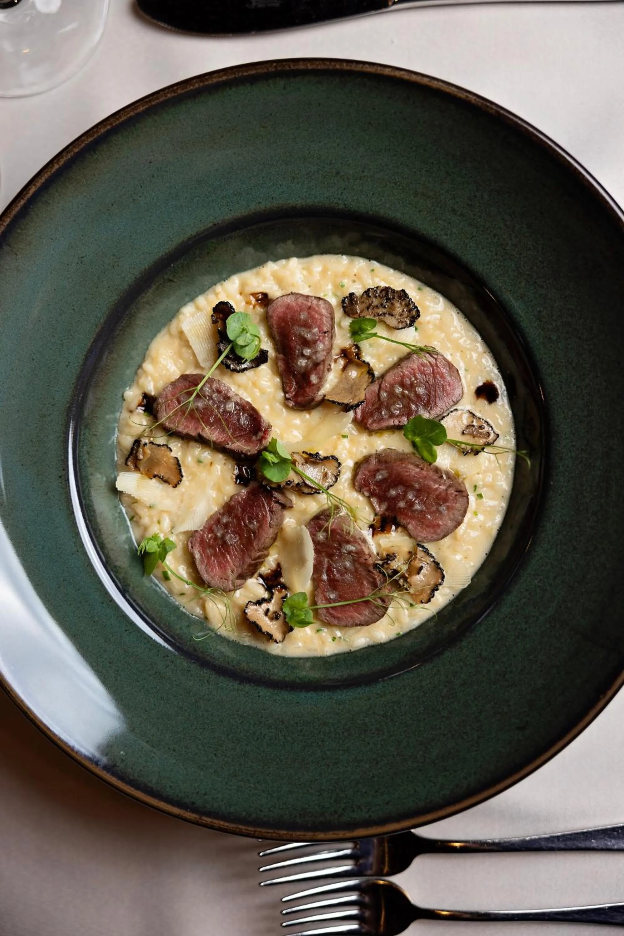 Restaurant/places to eat in Hotel Princess