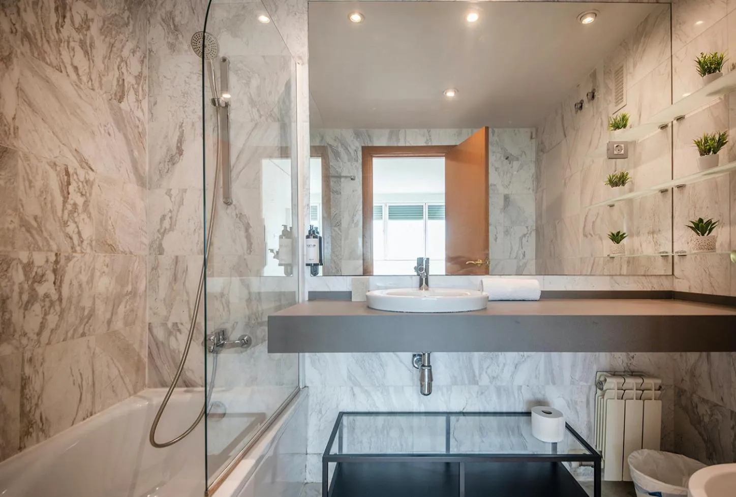 Bathroom in You Stylish Beach Apartments