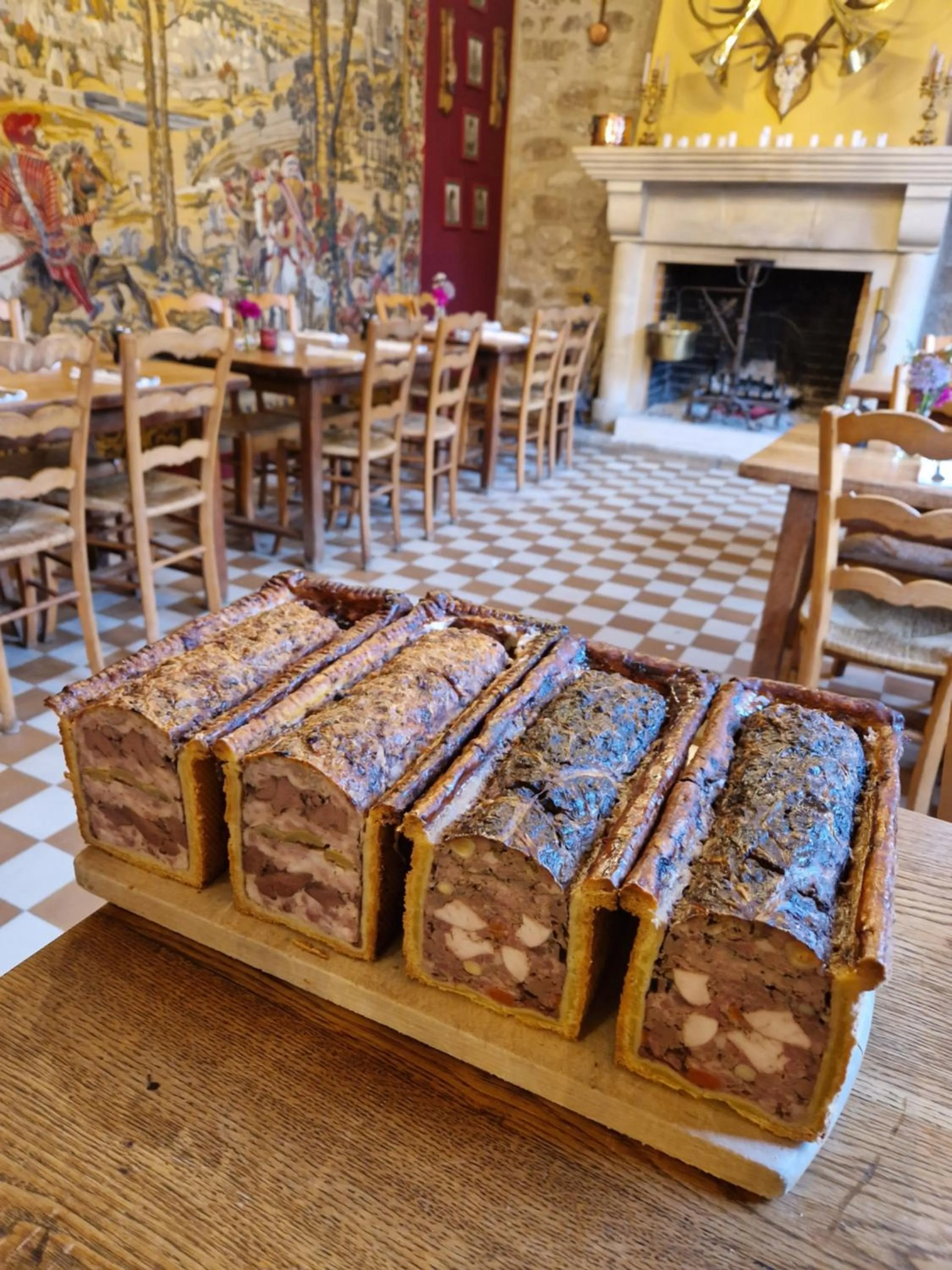 Food in HOTEL DE L'ABBAYE DE LONGPONT