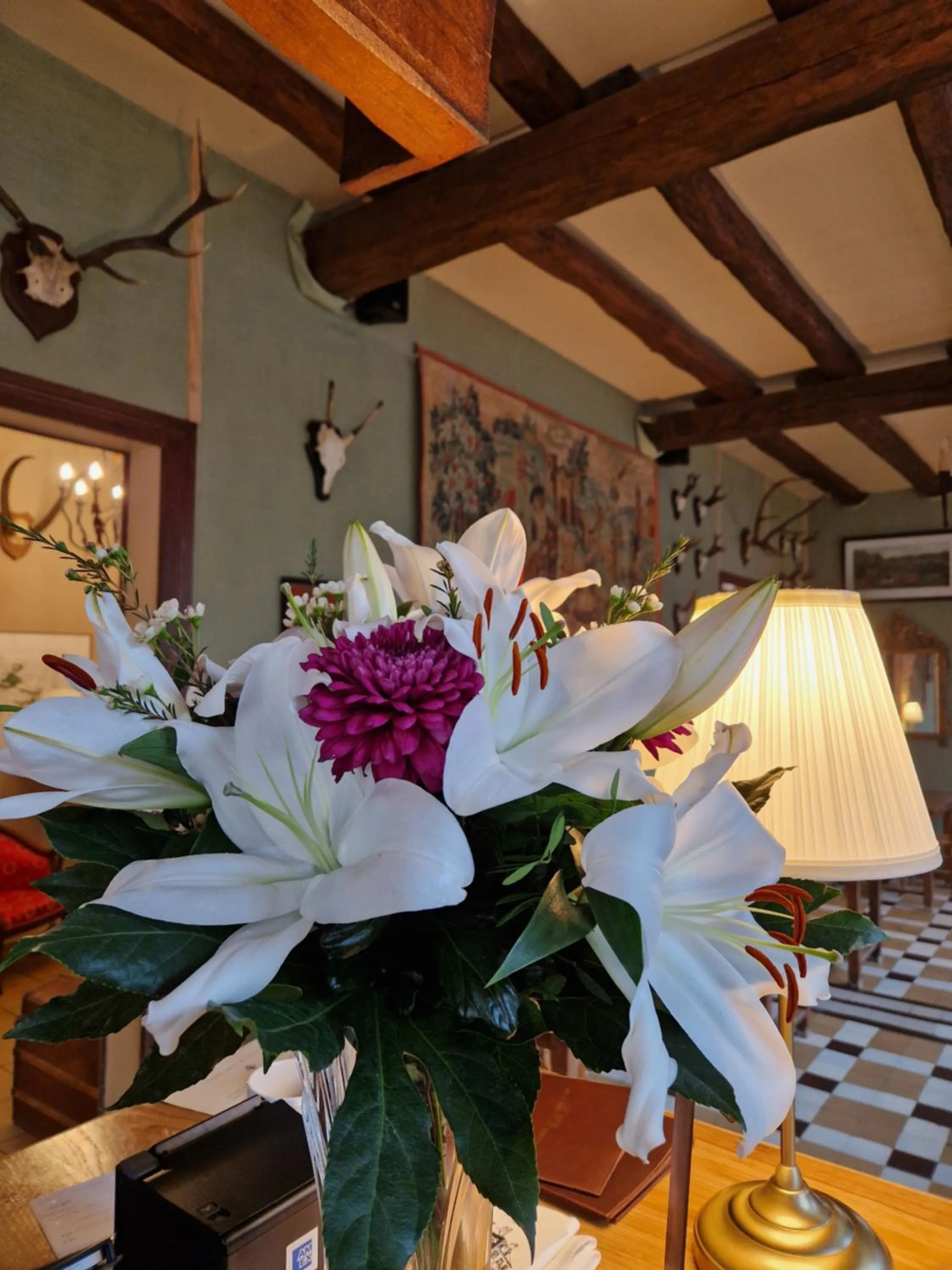 Lobby or reception in HOTEL DE L'ABBAYE DE LONGPONT