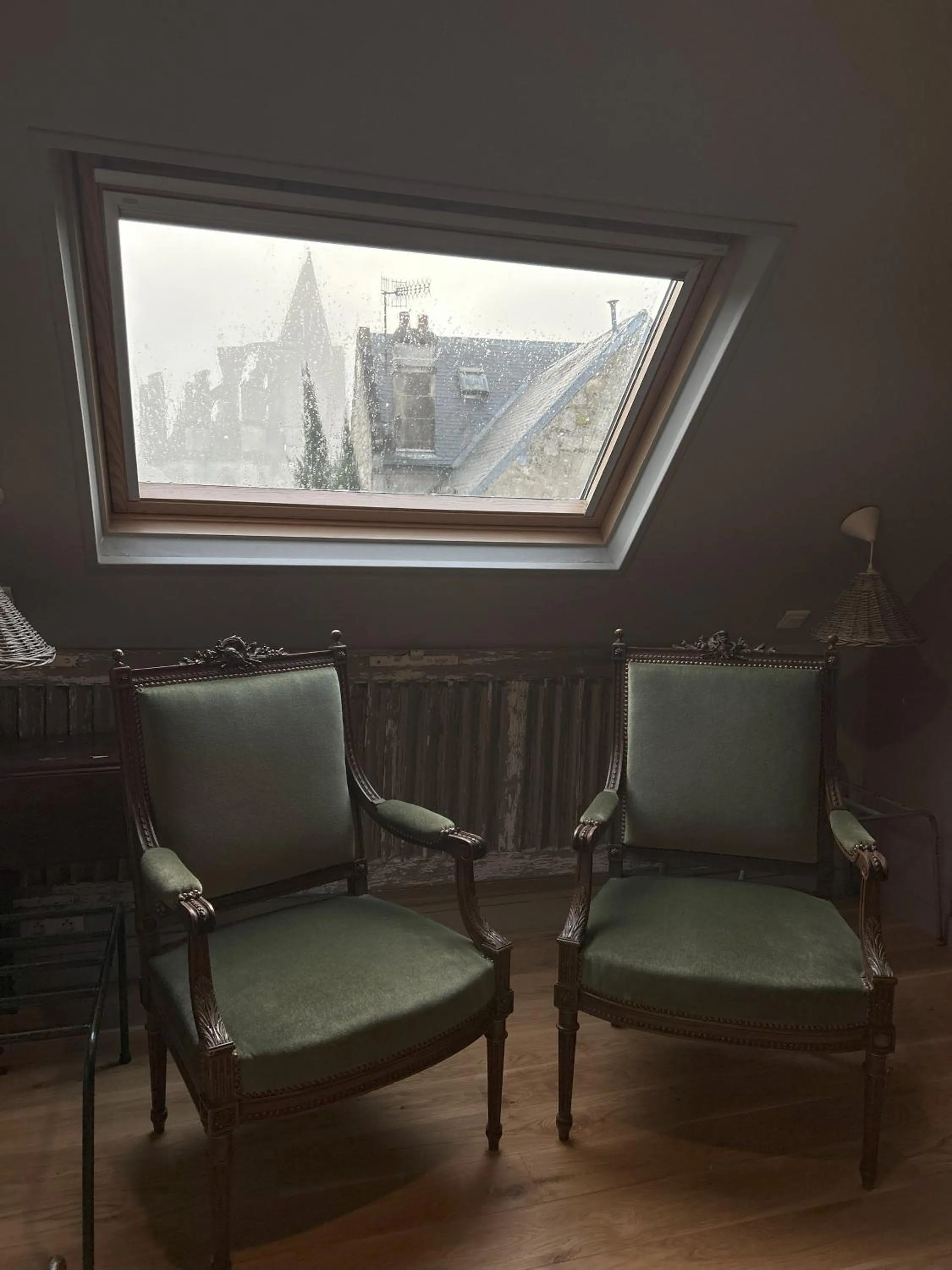 Seating area in HOTEL DE L'ABBAYE DE LONGPONT