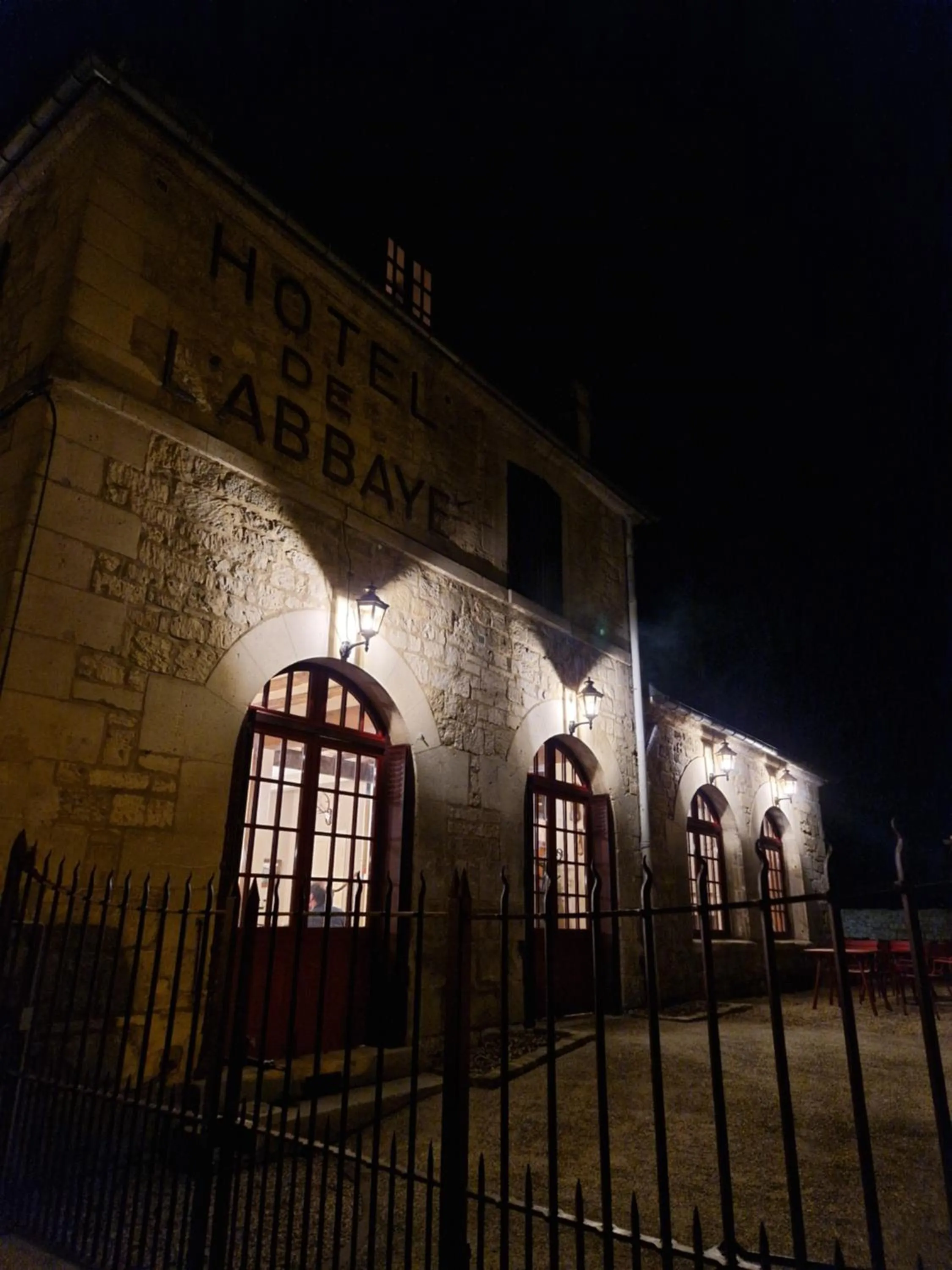 Property building in HOTEL DE L'ABBAYE DE LONGPONT