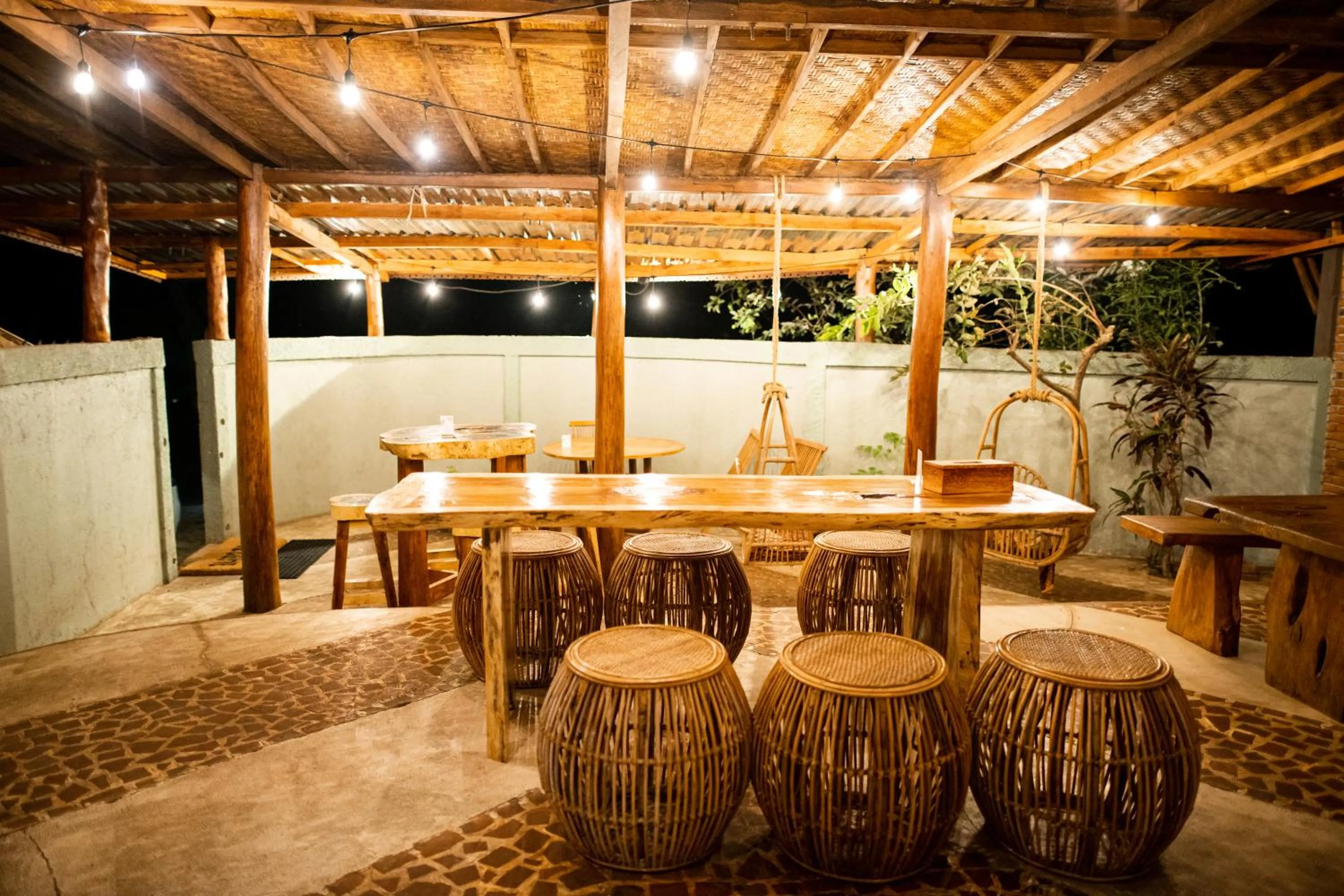 Restaurant/places to eat in Rinjani Lighthouse