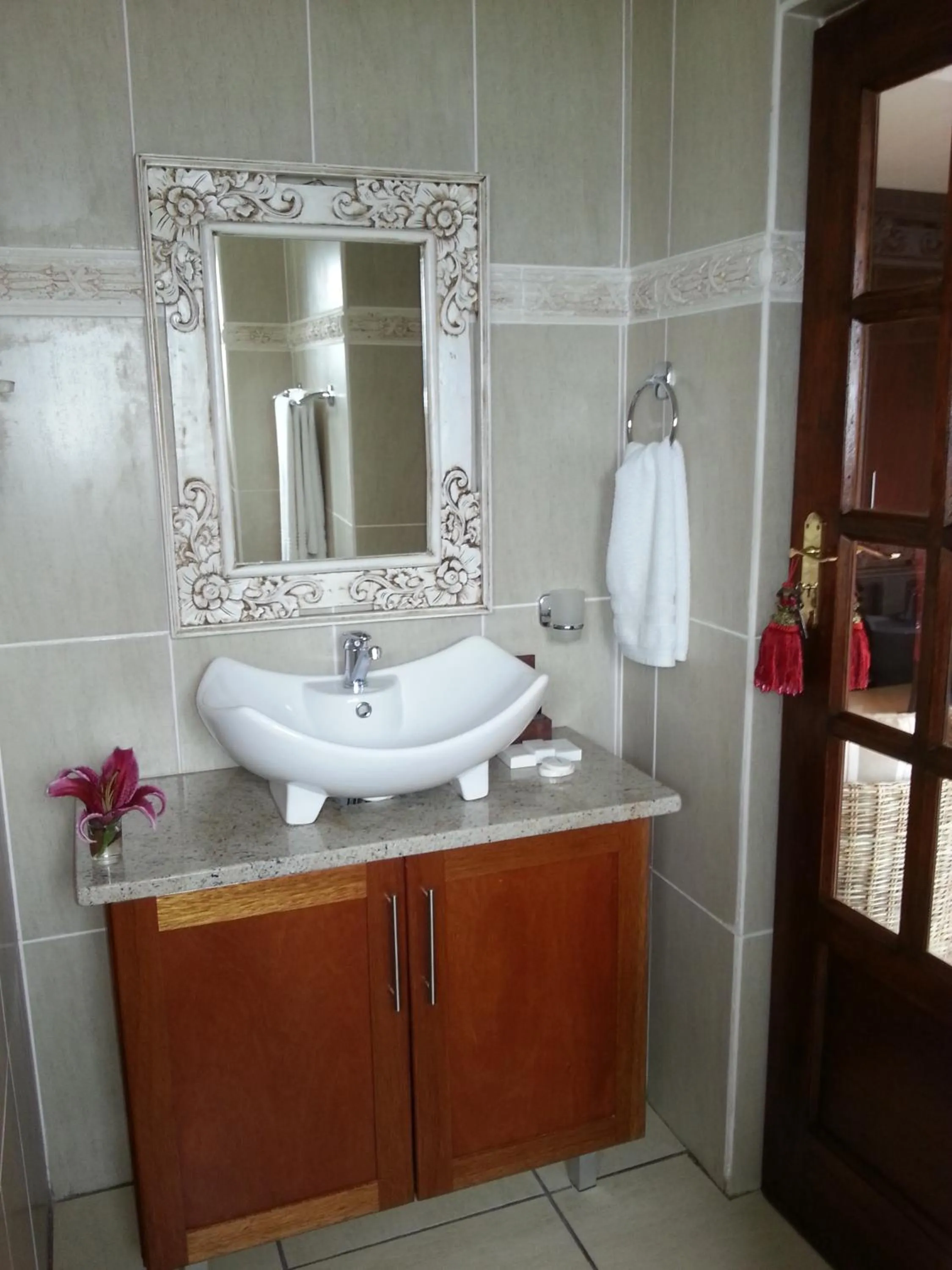 Bathroom in Stirling Manor Boutique Guest House