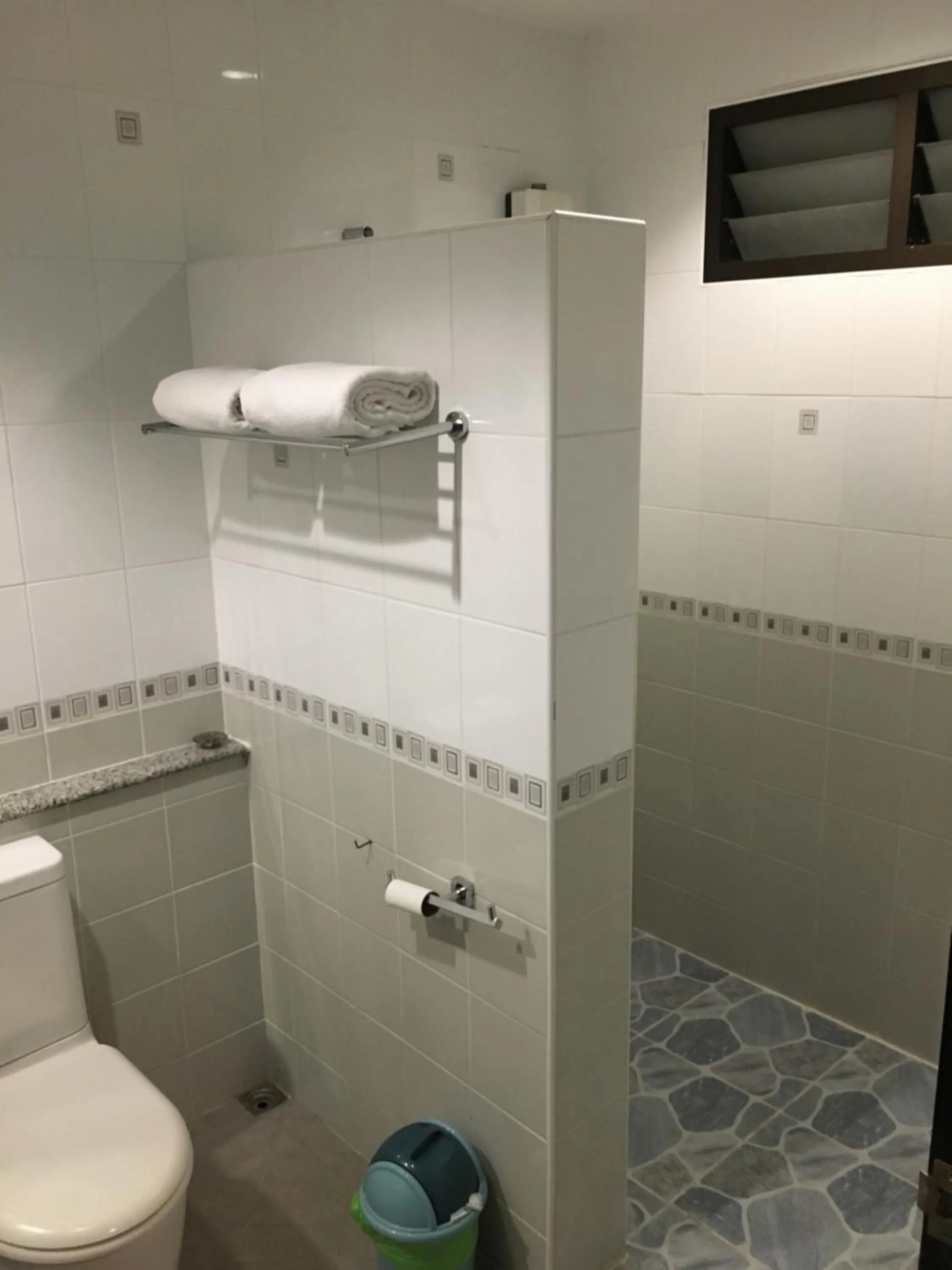 Shower in ZIP Hotel & Restaurant