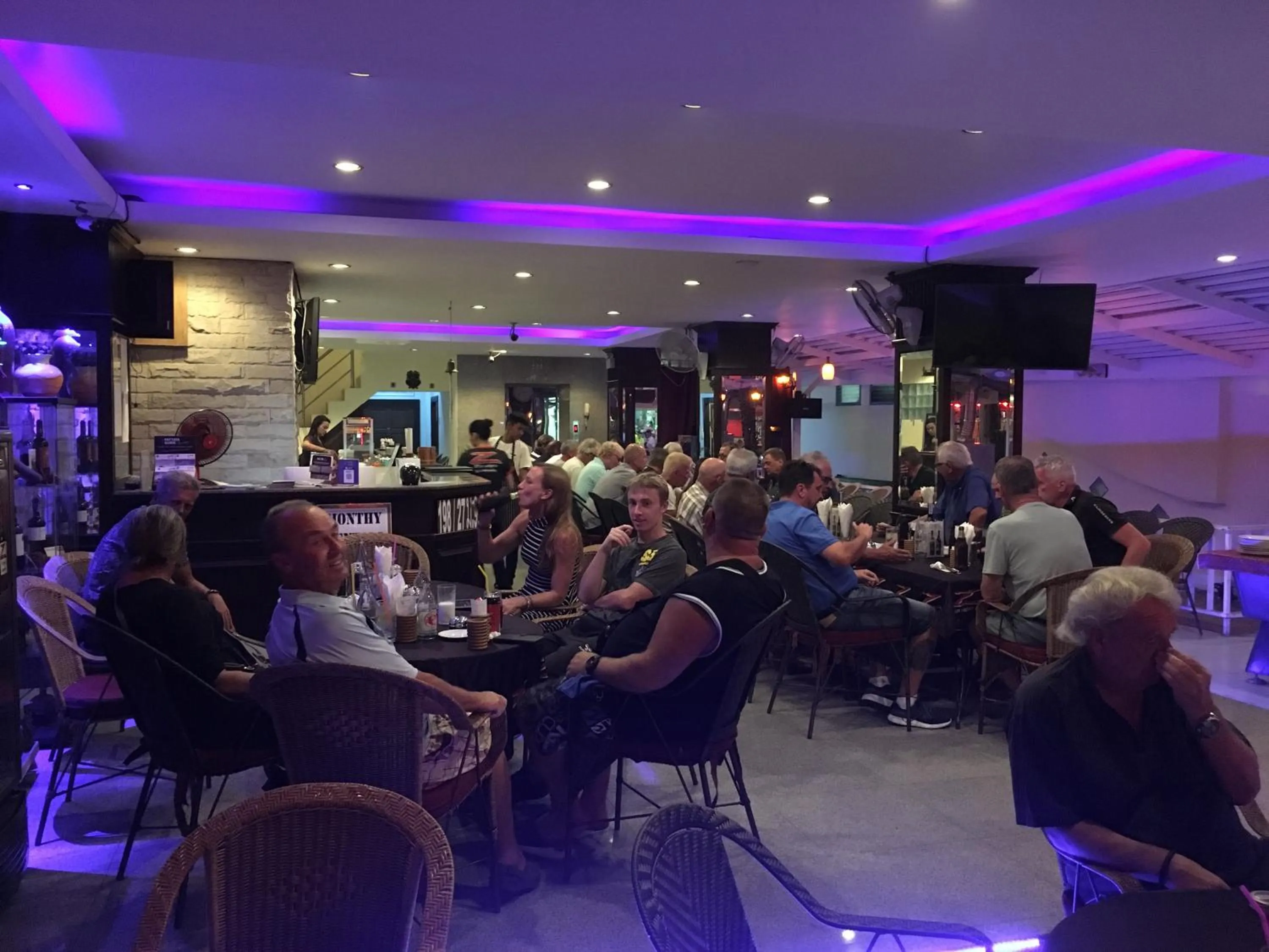 Restaurant/places to eat in ZIP Hotel & Restaurant