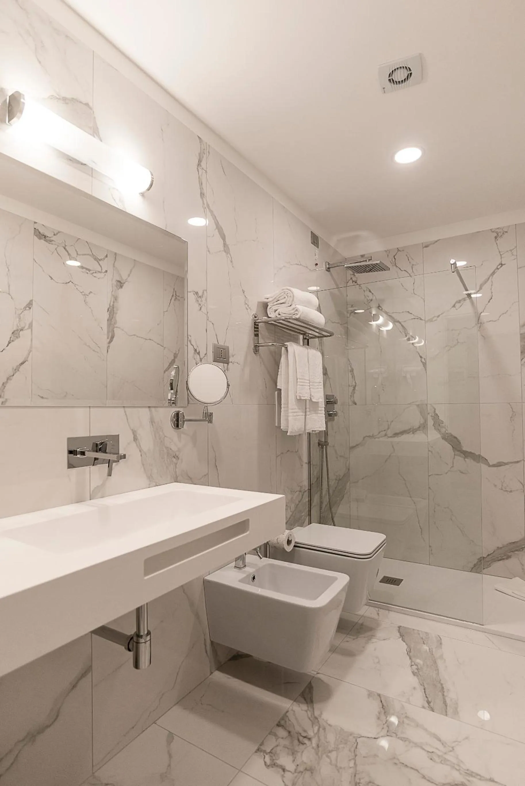 Shower in Hotel Milano Castello