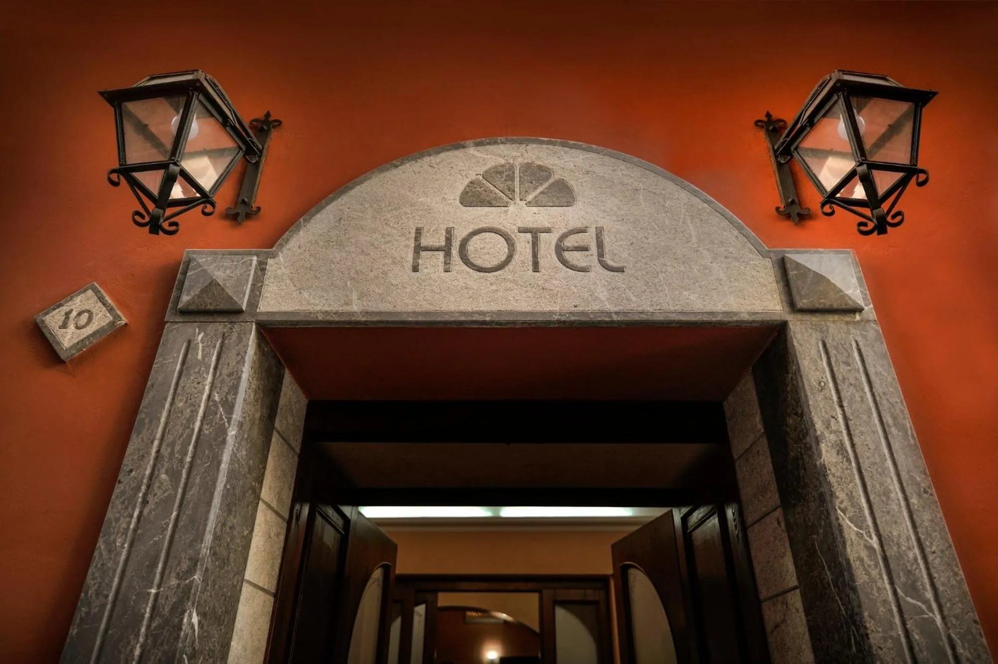 Property building in Hotel Piccolo