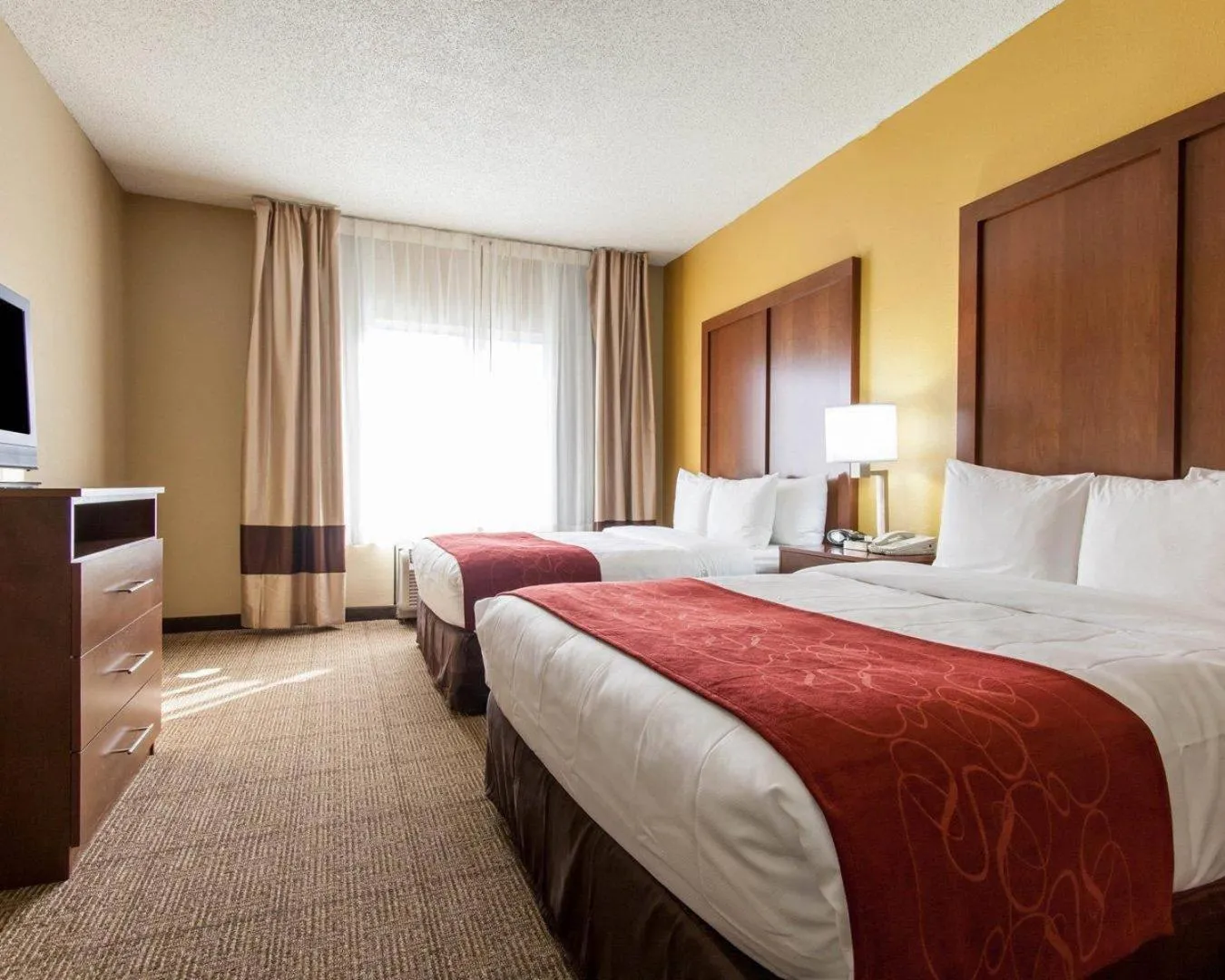 Bedroom, Bed in Comfort Suites Tulsa Central