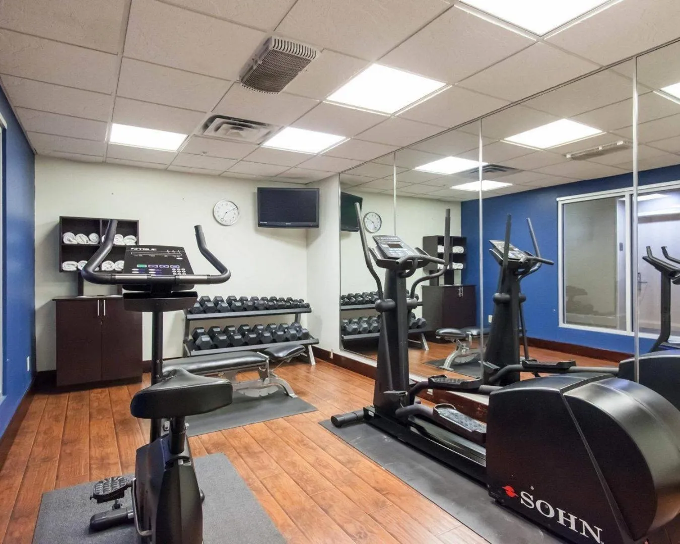 Fitness centre/facilities in Comfort Suites Tulsa Central