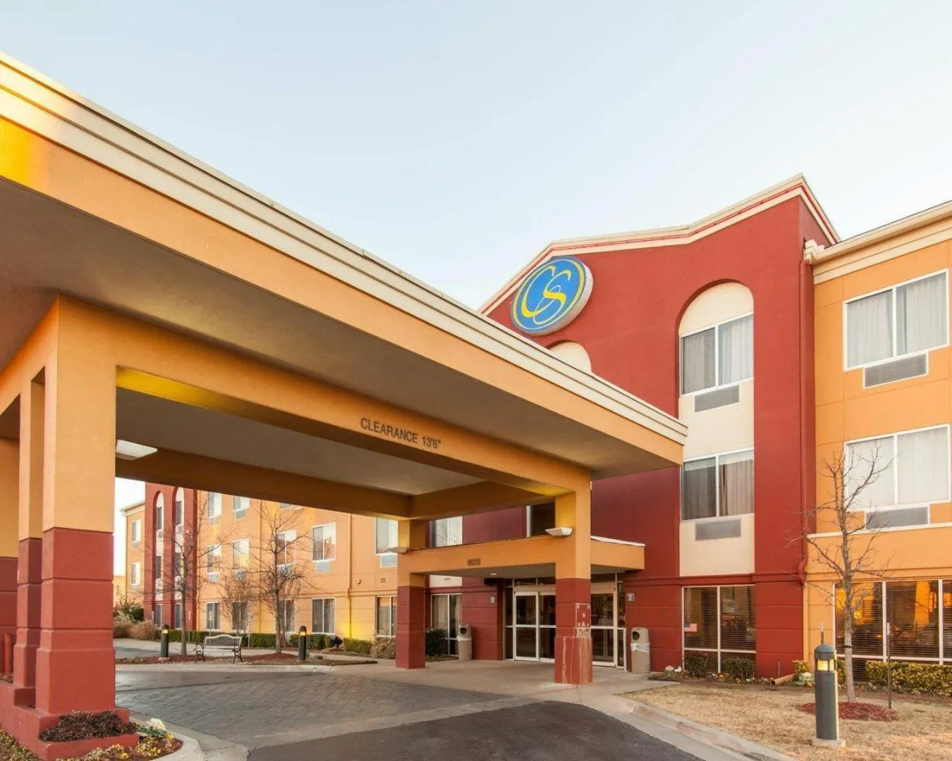 Property building in Comfort Suites Tulsa Central