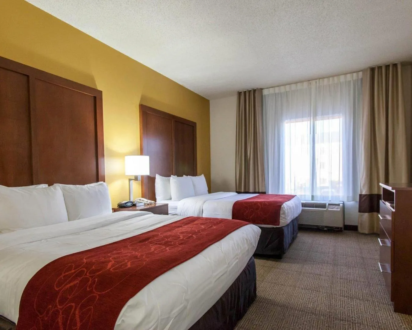 Bedroom, Bed in Comfort Suites Tulsa Central