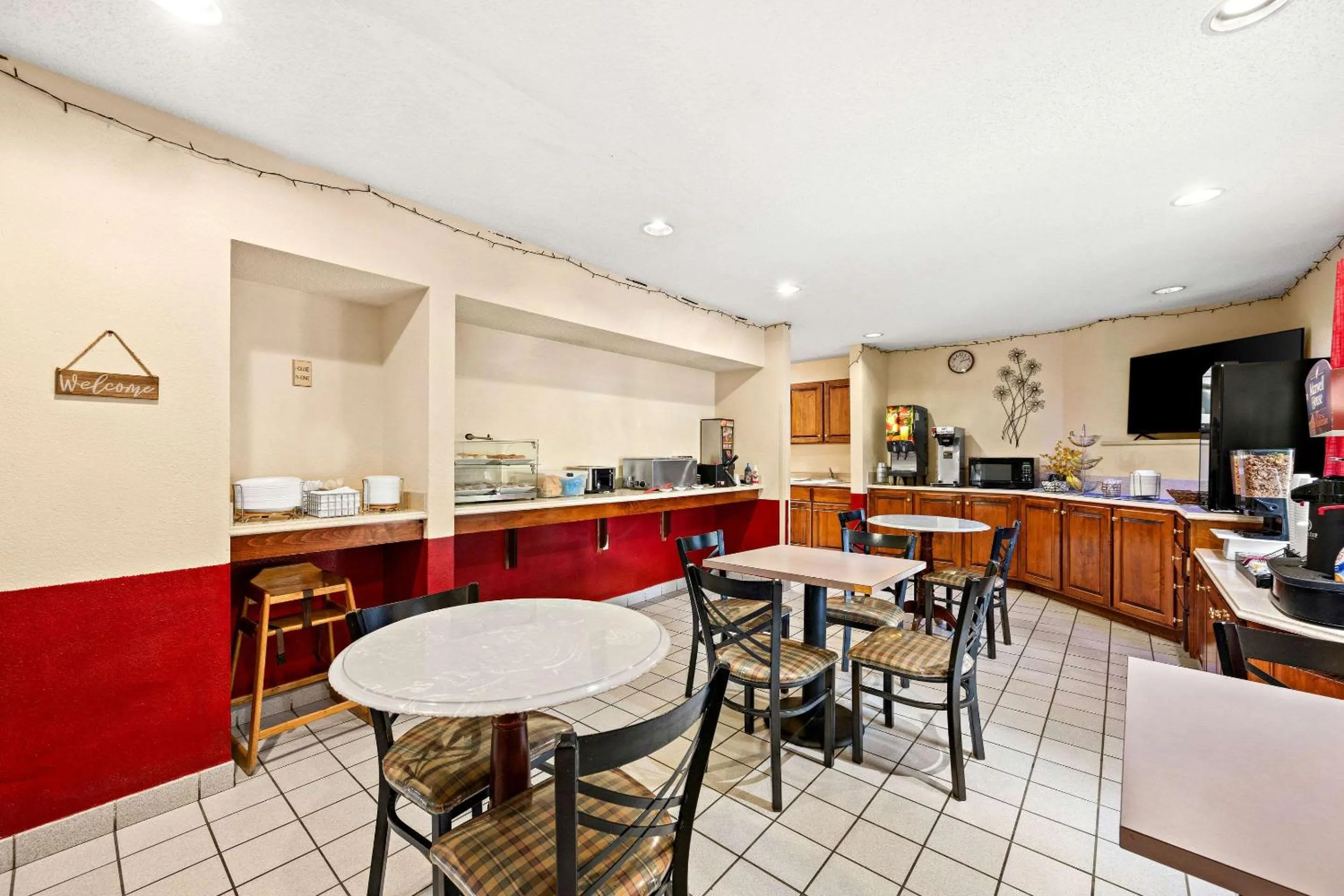 Breakfast in Econo Lodge London North