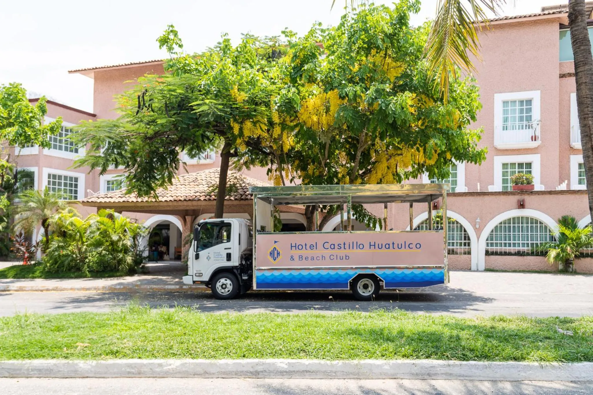 Property building in Hotel Castillo Huatulco & Beach Club