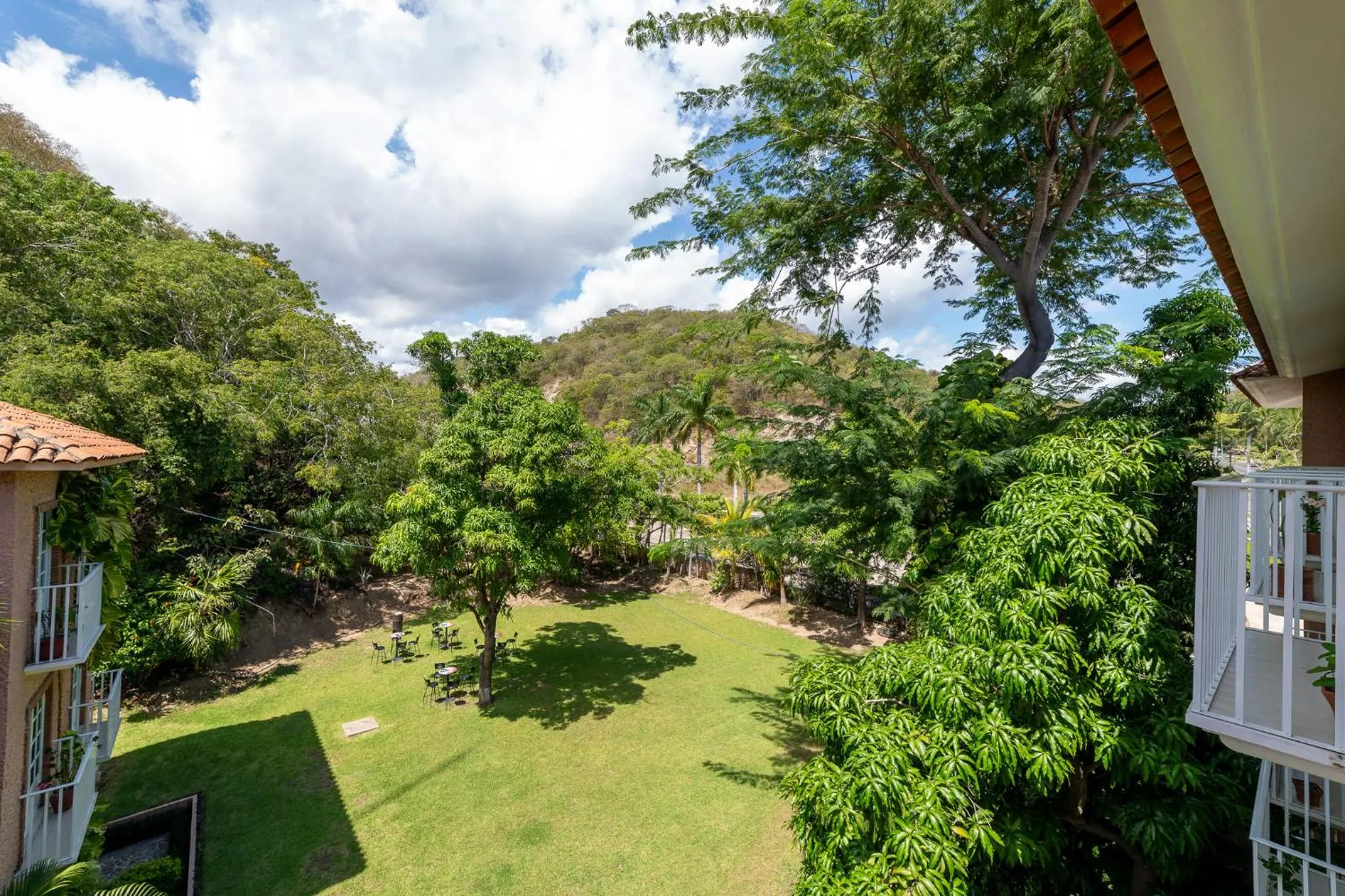 Garden view in Hotel Castillo Huatulco & Beach Club