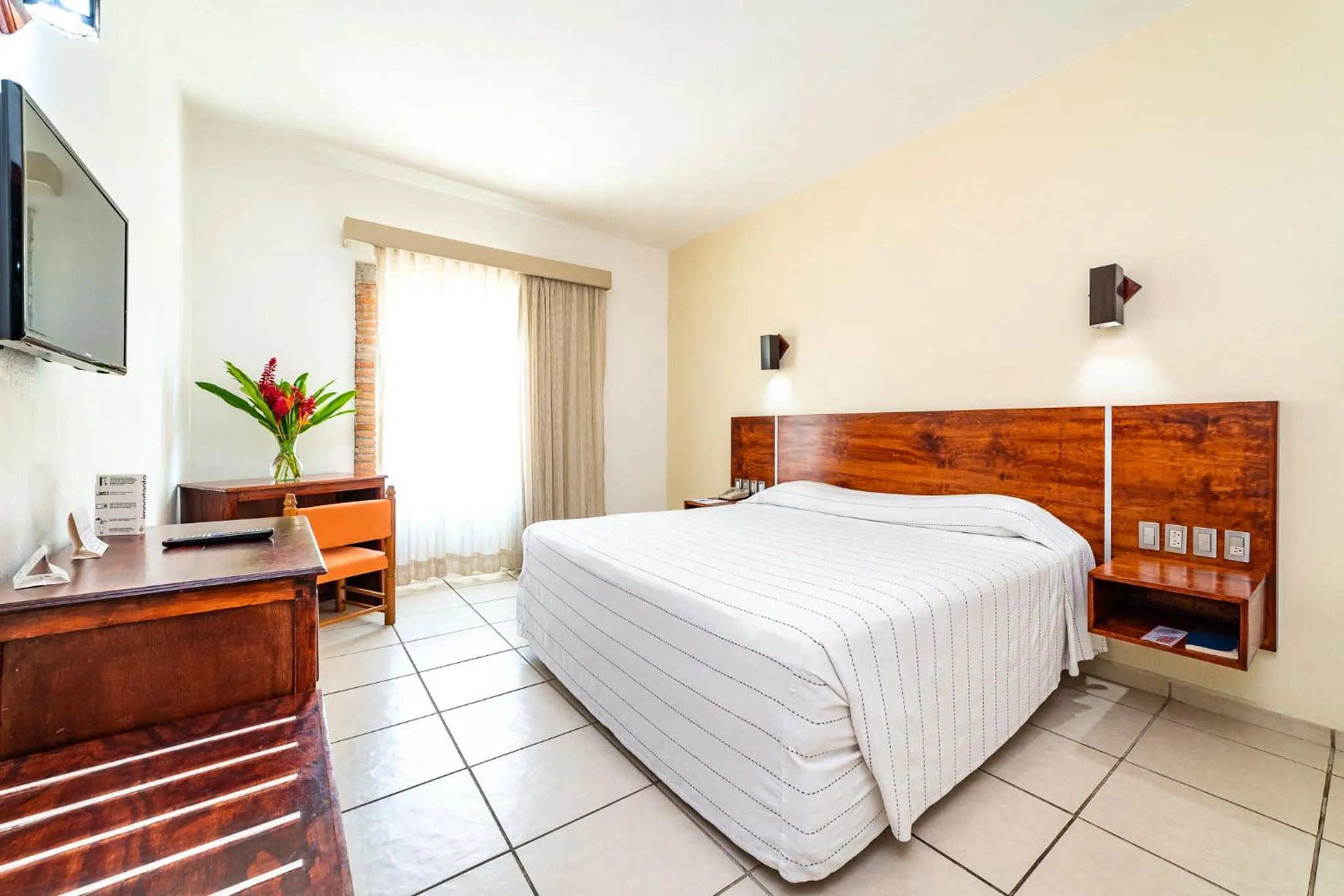 Bedroom, Bed in Hotel Castillo Huatulco & Beach Club