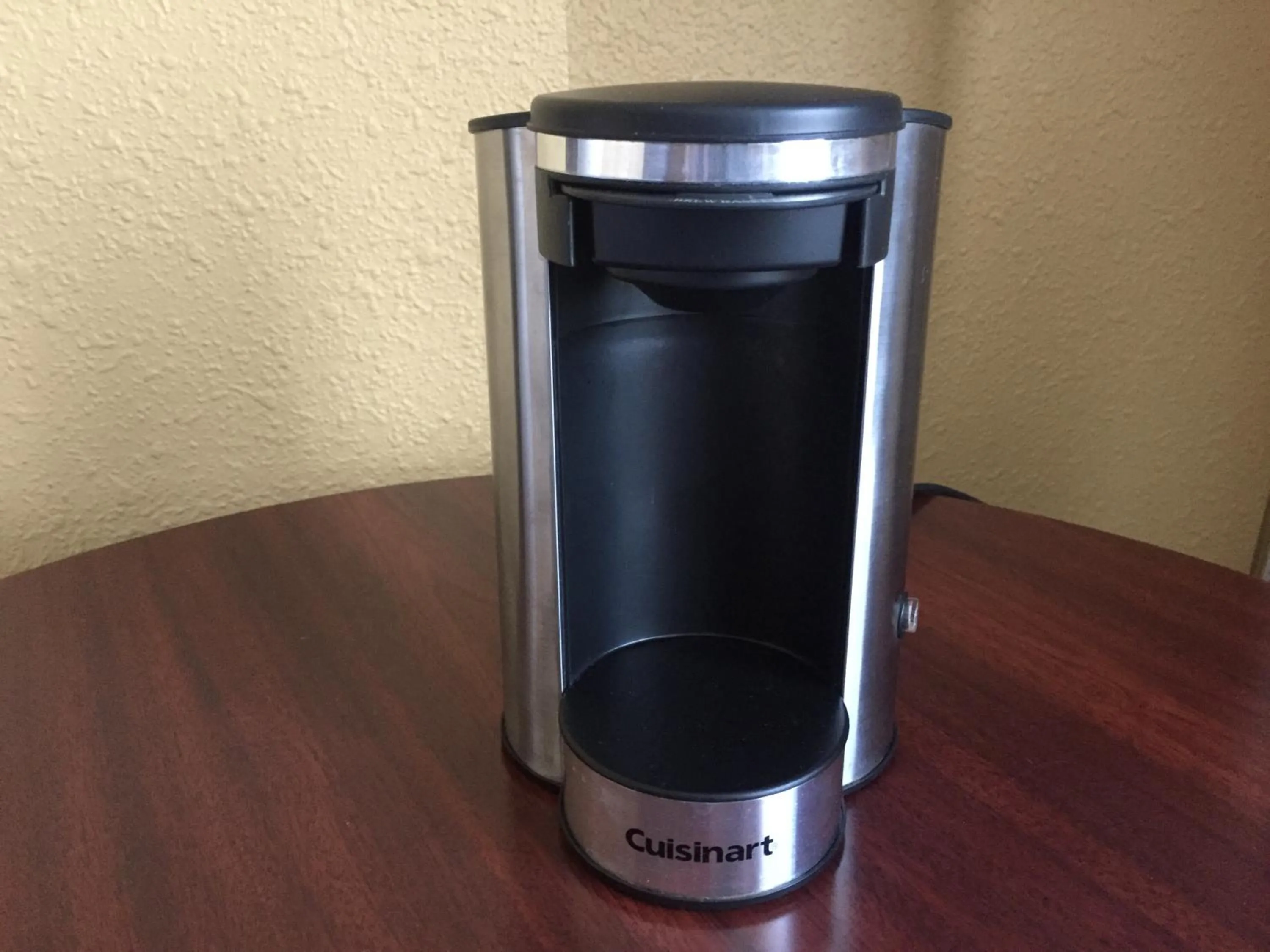 Coffee/tea facilities in Days Inn by Wyndham Airdrie