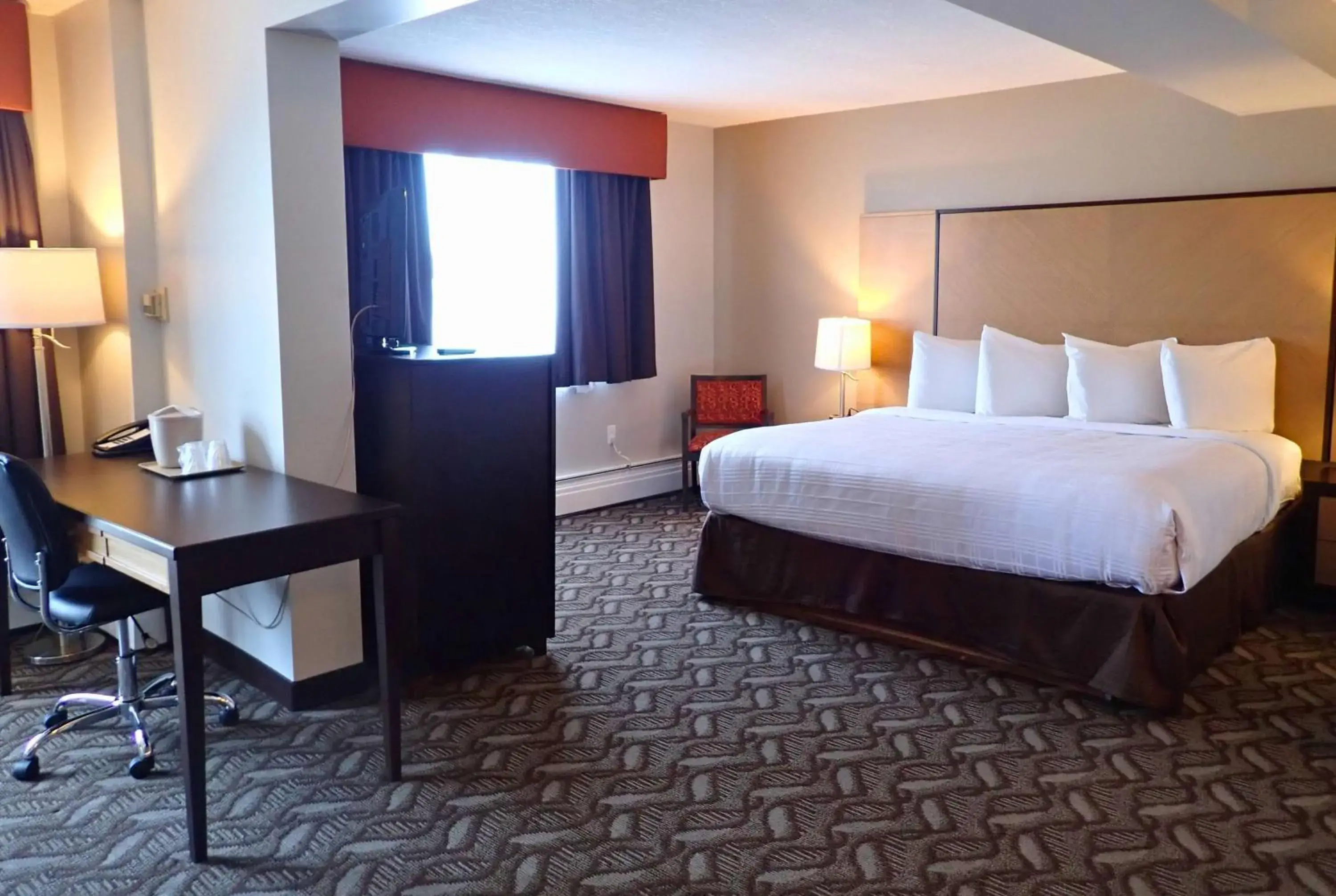 Photo of the whole room, Bed in Days Inn by Wyndham Airdrie Photo of the whole room, Bed in Days Inn by Wyndham Airdrie