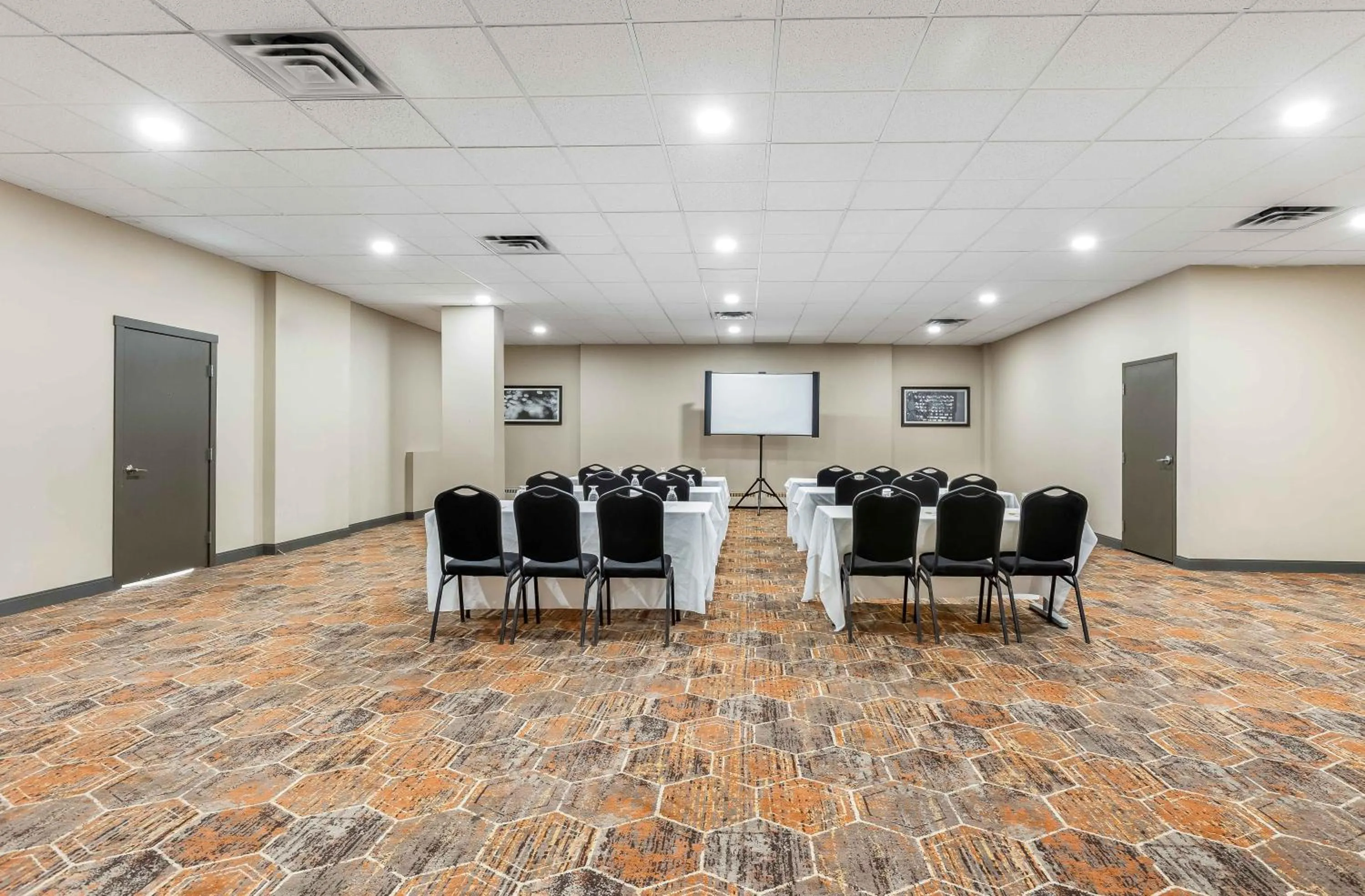 Meeting/conference room in Days Inn by Wyndham Airdrie
