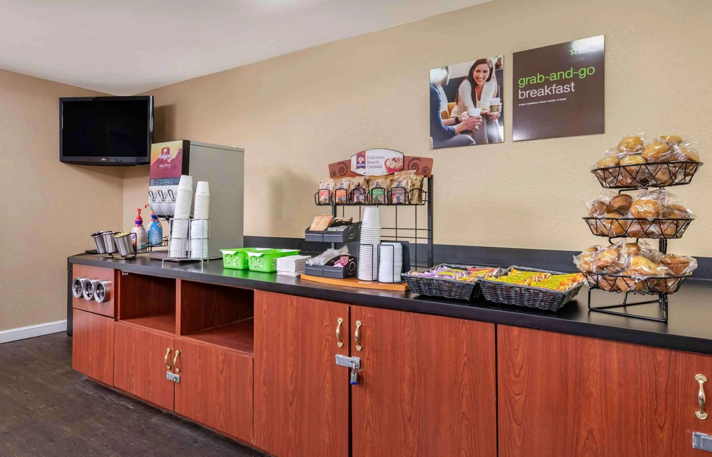Breakfast in Extended Stay America Suites - Orlando - Southpark - Commodity Circle