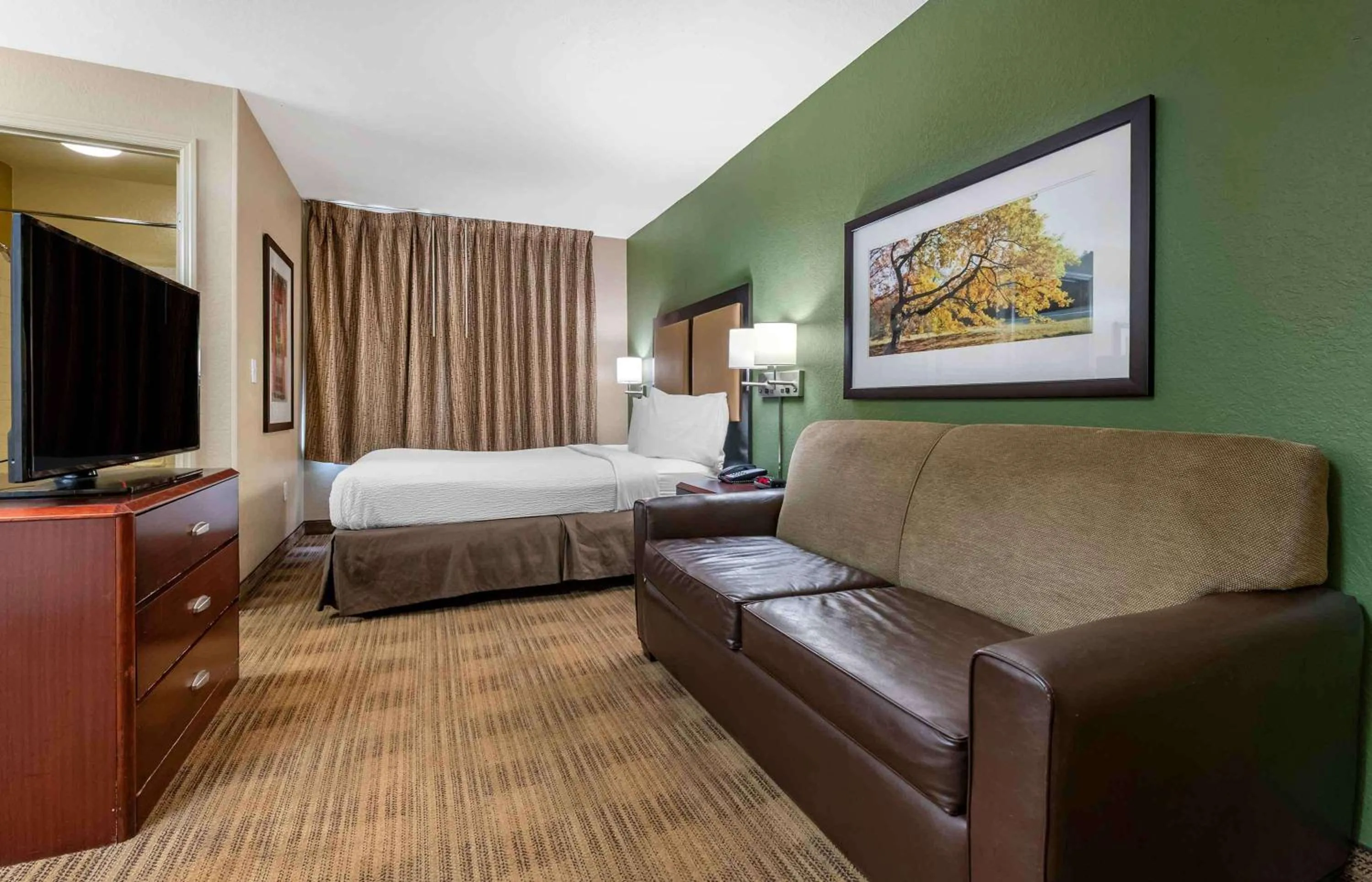 Bedroom, Bed in Extended Stay America Suites - Orlando - Southpark - Commodity Circle