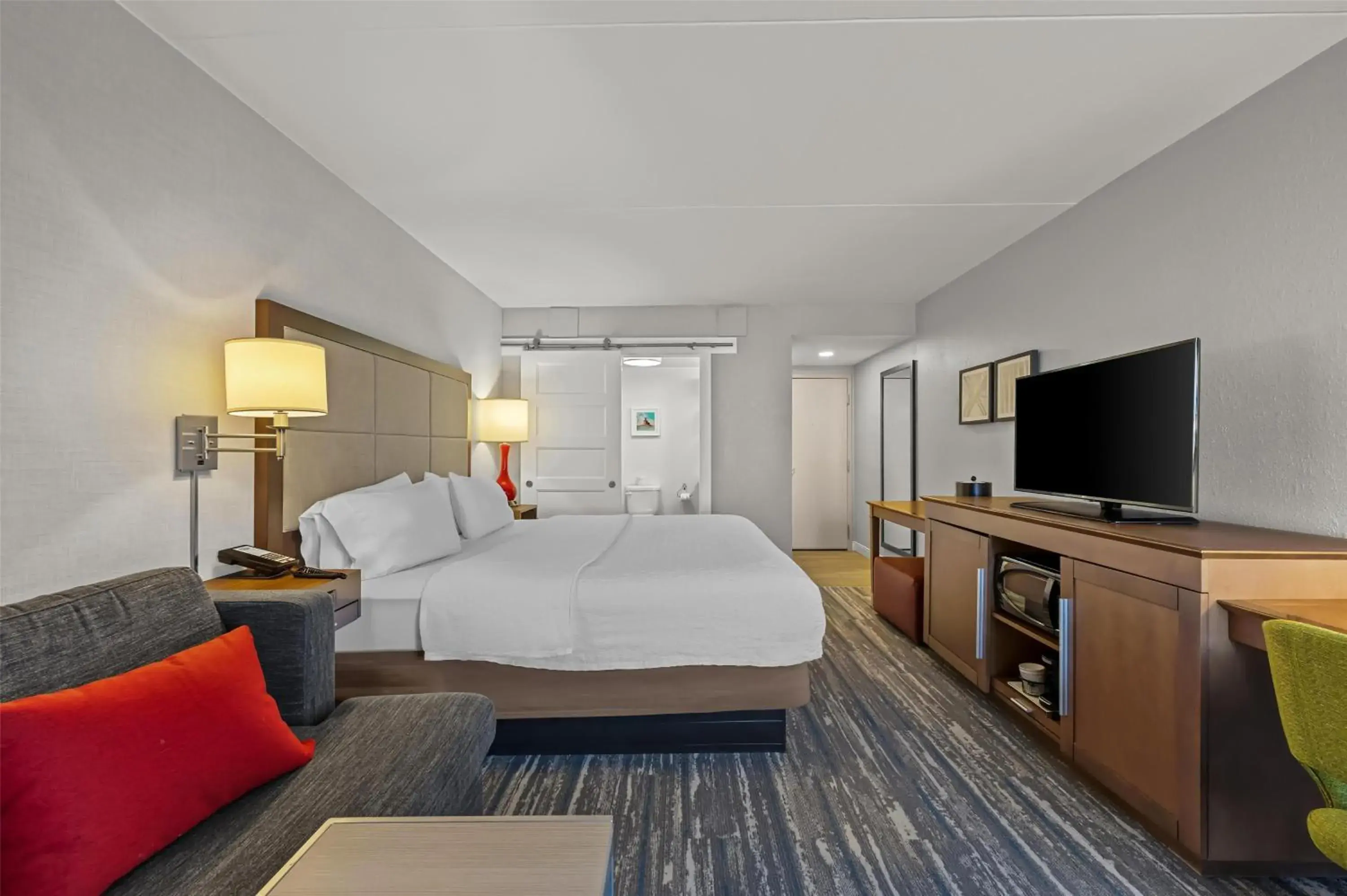 King Room with Sofa Bed and Study - Non-Smoking in Hampton Inn Toledo-South/Maumee King Room with Sofa Bed and Study - Non-Smoking in Hampton Inn Toledo-South/Maumee