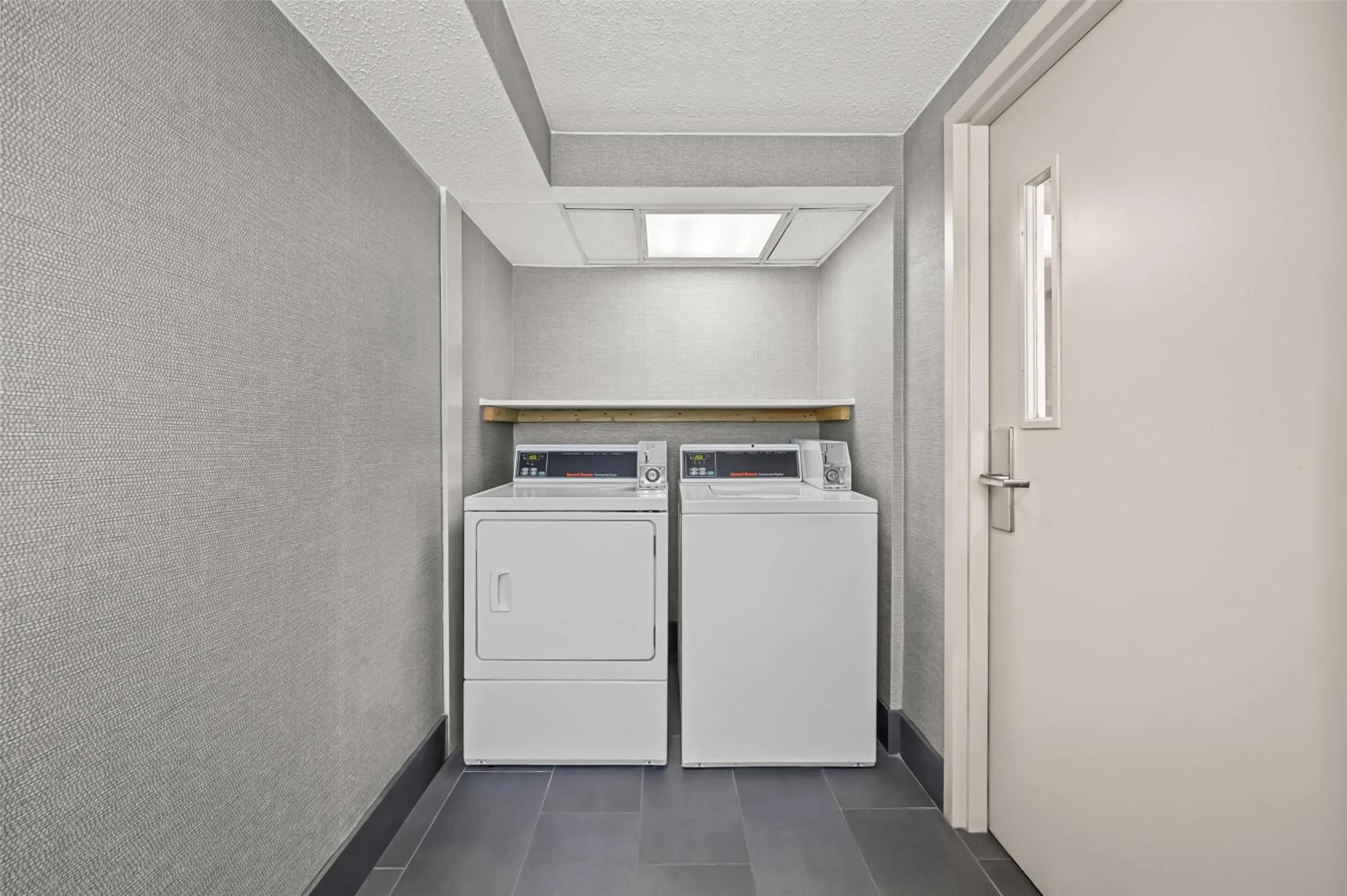 laundry in Hampton Inn Toledo-South/Maumee