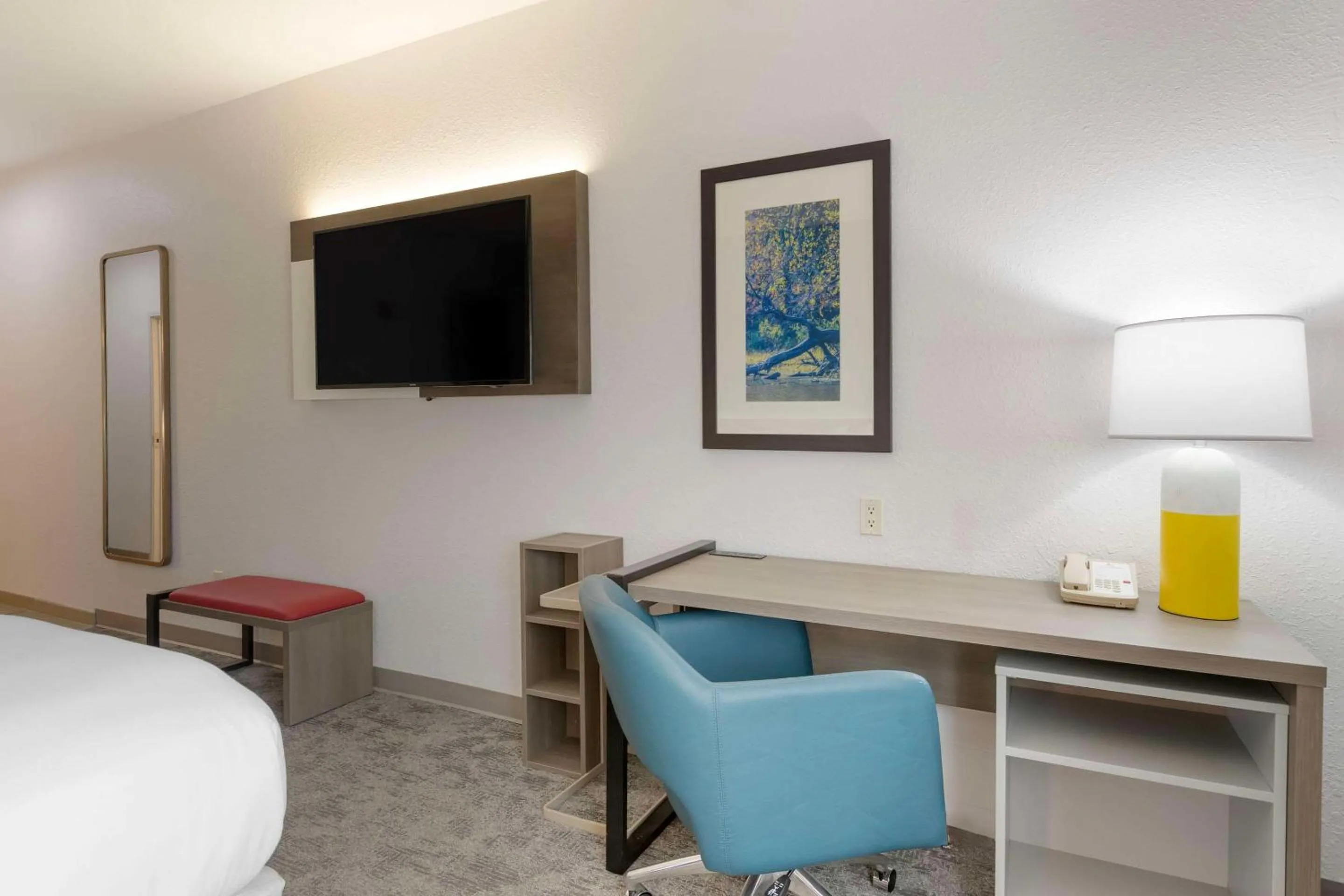 Bedroom, Bed in Comfort Inn & Suites Davenport - Quad Cities