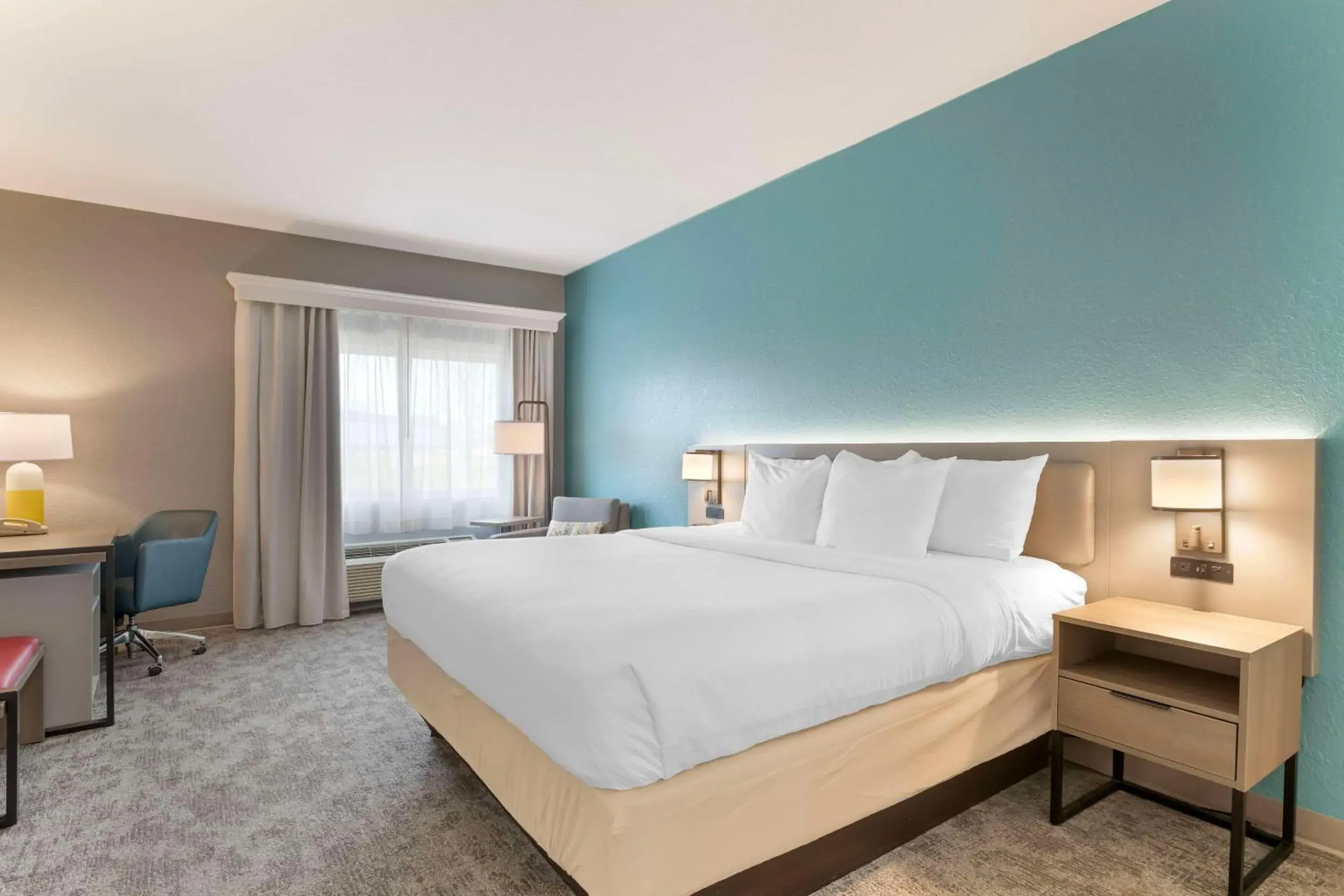 King Room in Comfort Inn & Suites Davenport - Quad Cities King Room in Comfort Inn & Suites Davenport - Quad Cities