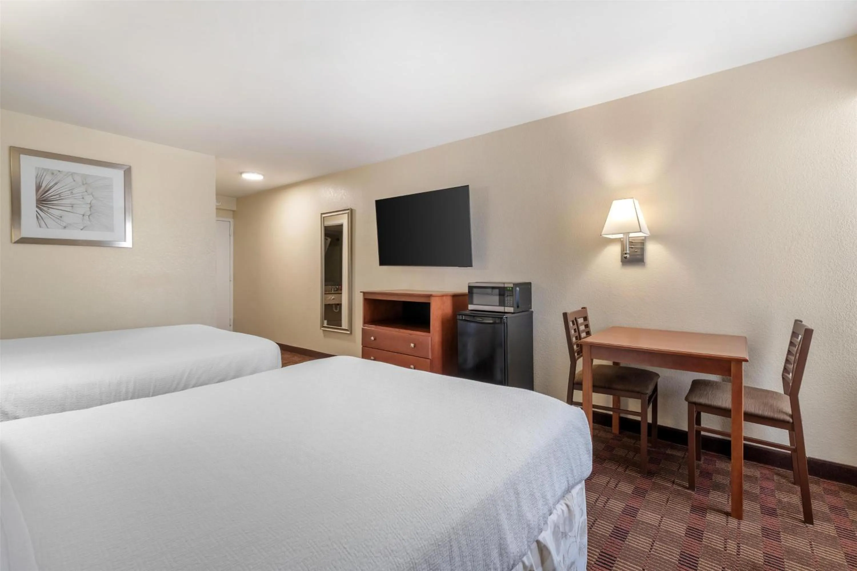 Bedroom, Bed in SureStay Hotel by Best Western East Brunswick