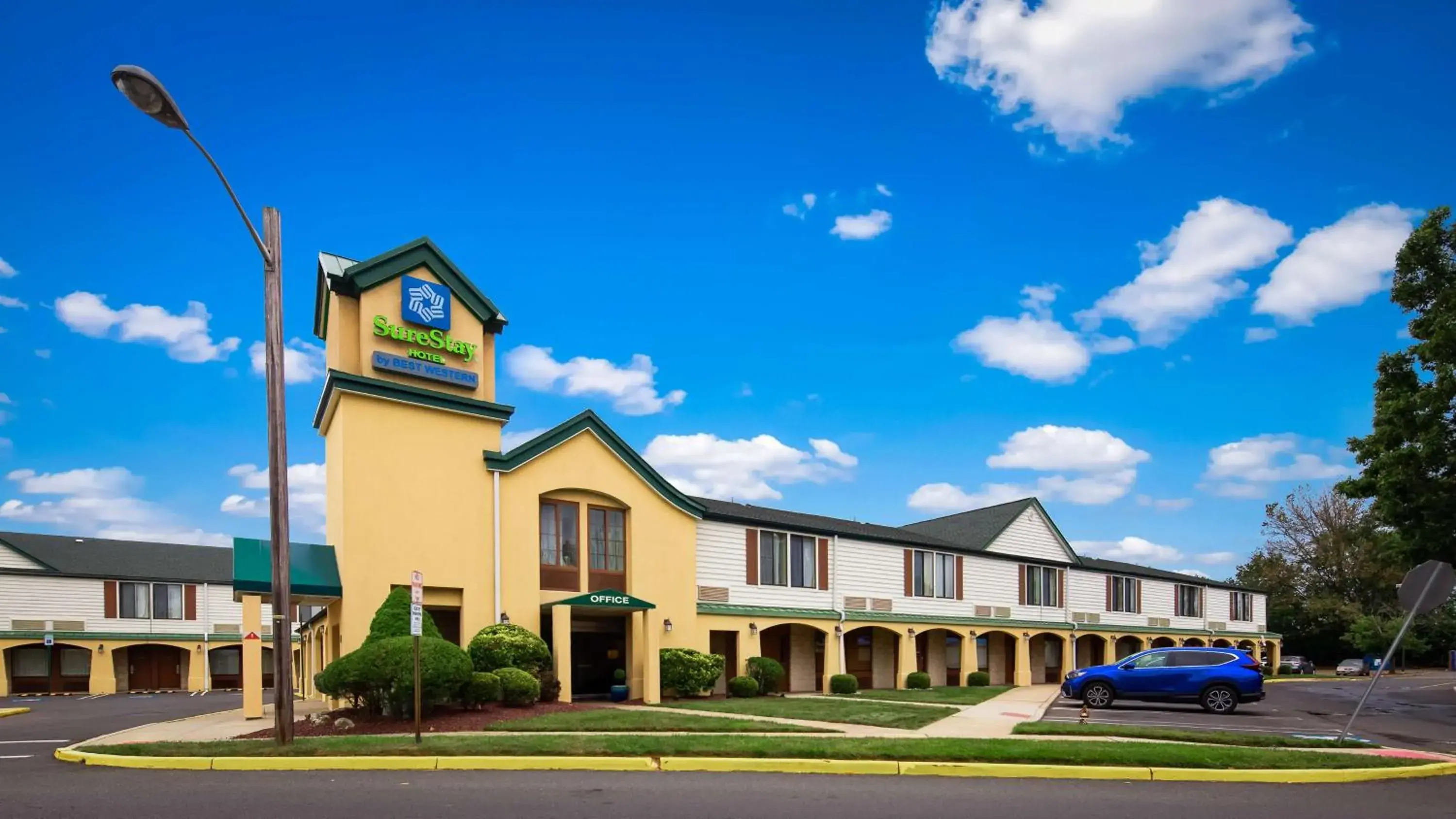 Property building in SureStay Hotel by Best Western East Brunswick Property building in SureStay Hotel by Best Western East Brunswick