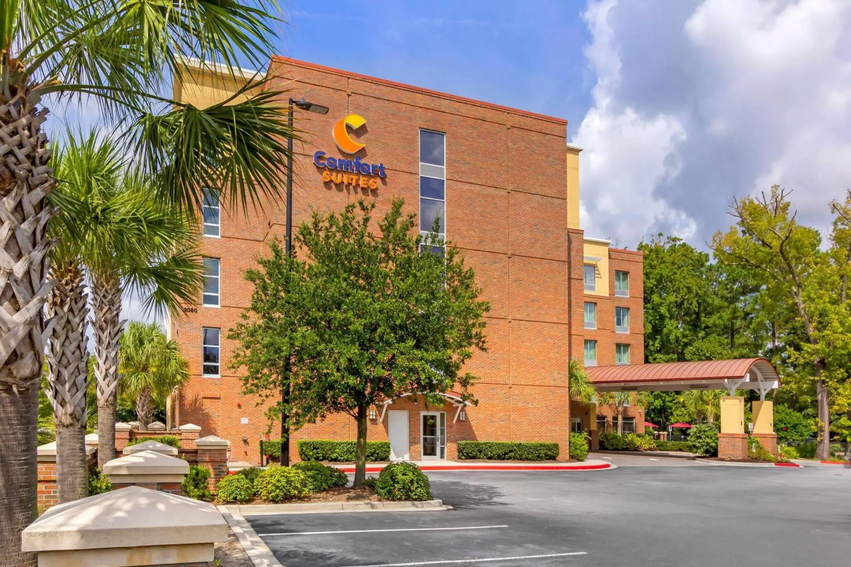 Property building in Comfort Suites Charleston West Ashley Property building in Comfort Suites Charleston West Ashley