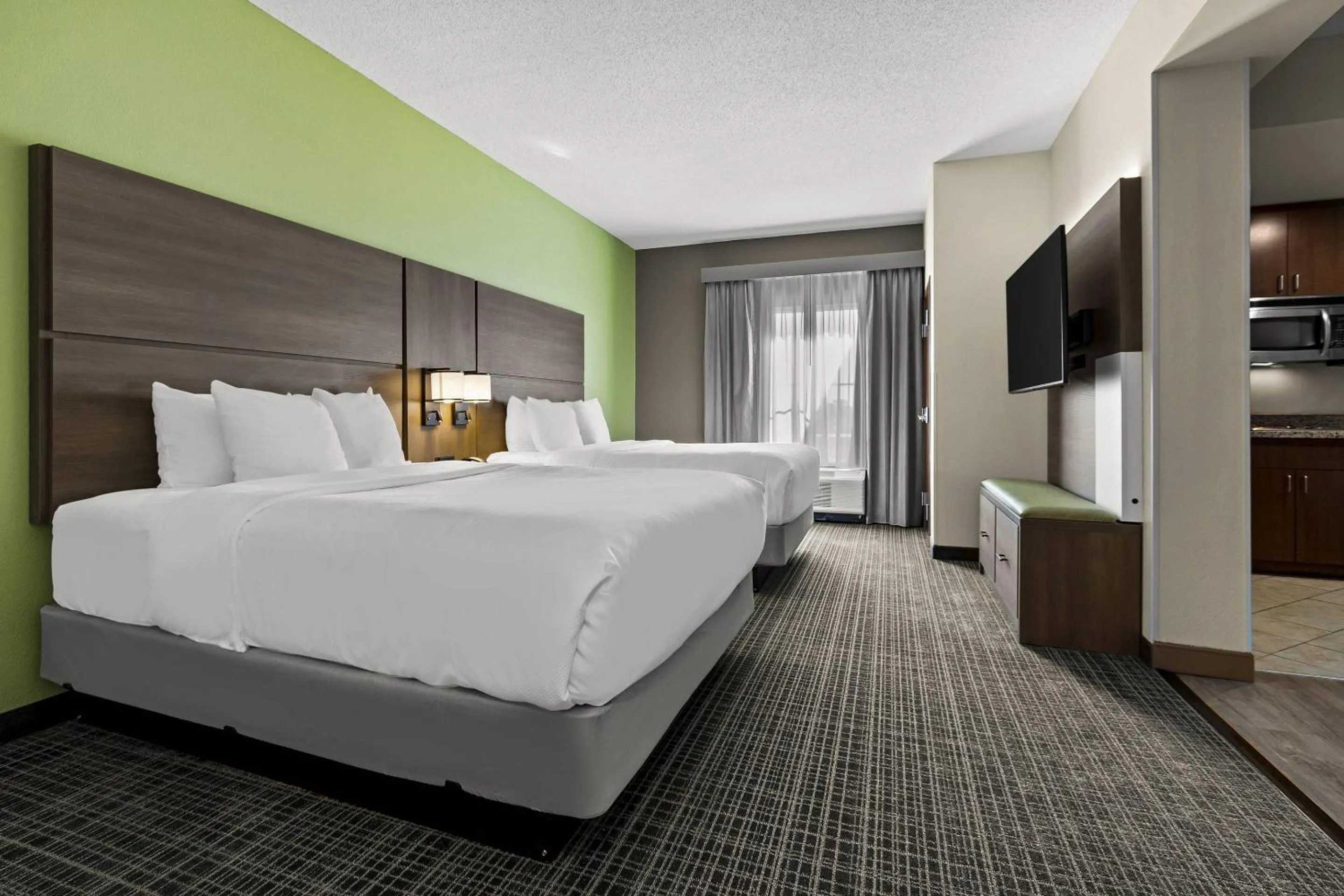 Bedroom, Bed in Comfort Suites Charleston West Ashley