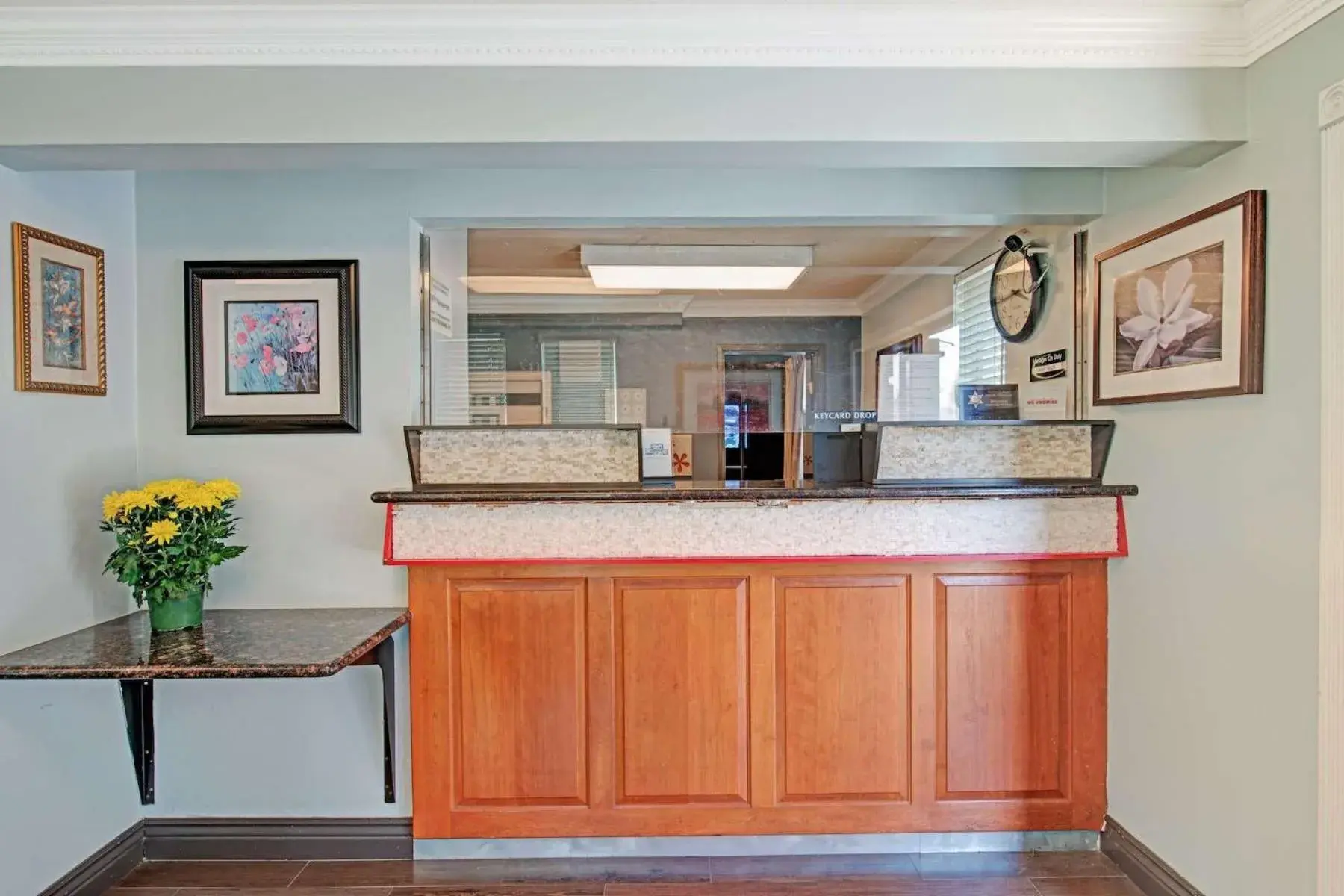 Lobby or reception in Super 8 by Wyndham Sacramento/Florin Rd Lobby or reception in Super 8 by Wyndham Sacramento/Florin Rd