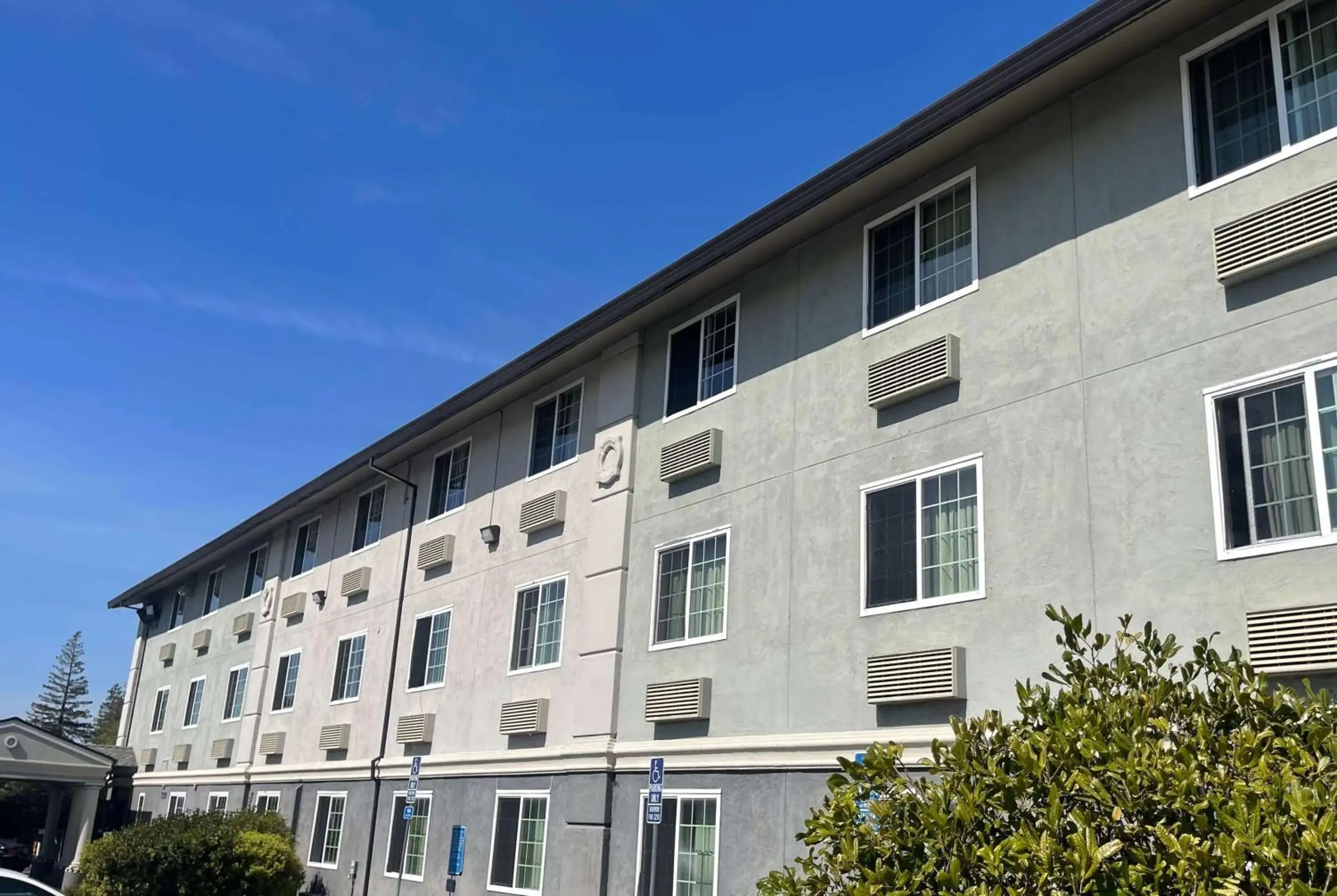 Property building in Super 8 by Wyndham Sacramento/Florin Rd Property building in Super 8 by Wyndham Sacramento/Florin Rd